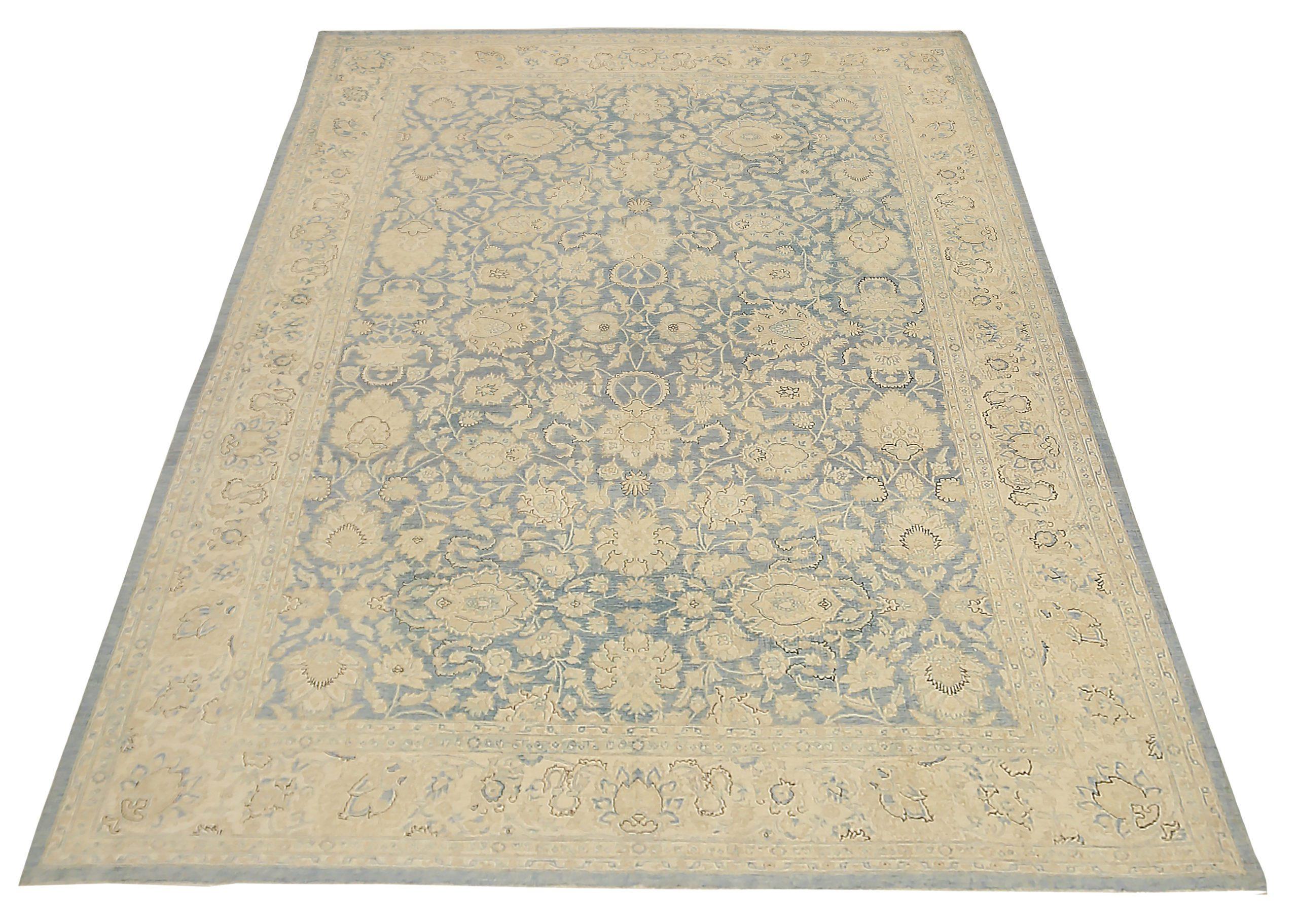 Découvrez l'élégance de l'Afghanistan Tabriz, avec des tapis de zone datant de 1990. Conçu avec de la laine et du Design/One, ce design exclusif est parfait pour mettre en valeur votre espace.