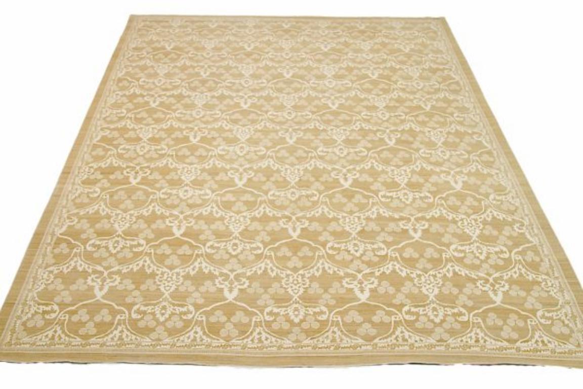 Découvrez l'élégance de l'Afghanistan Tabriz, avec des tapis de zone datant de 1990. Conçu avec de la laine et du Design/One, ce design exclusif est parfait pour mettre en valeur votre espace.