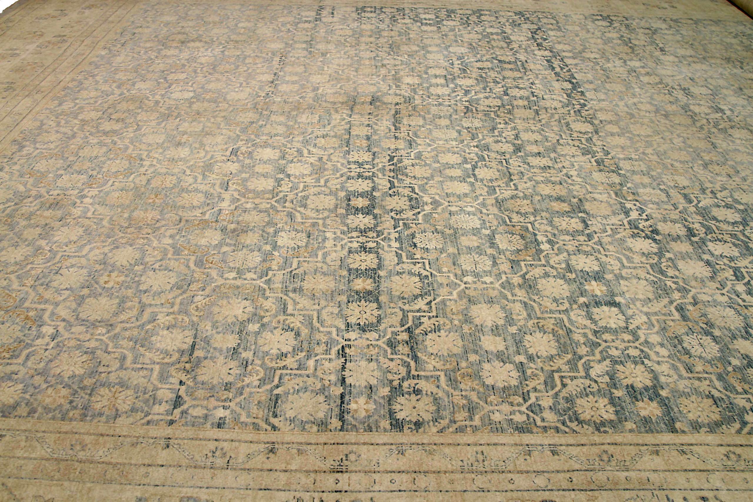 Afghanistan Tabriz Over Size Rug Circa 1990 - Wool Blue Yellow Design - 90582 In Excellent Condition For Sale In Dallas, TX