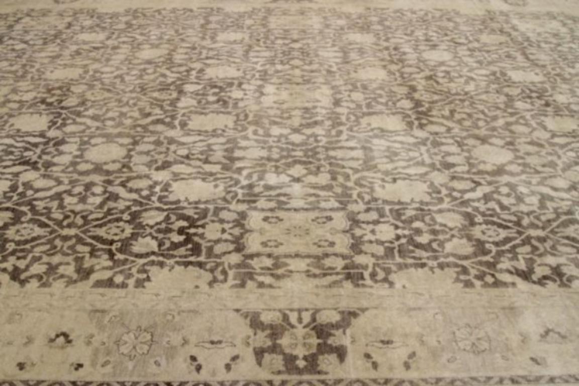 Afghanistan Tabriz Over Size Teppich CIRCA 1990 - Wolle Braun Elfenbein Design - 91791 (Afghanisch) im Angebot