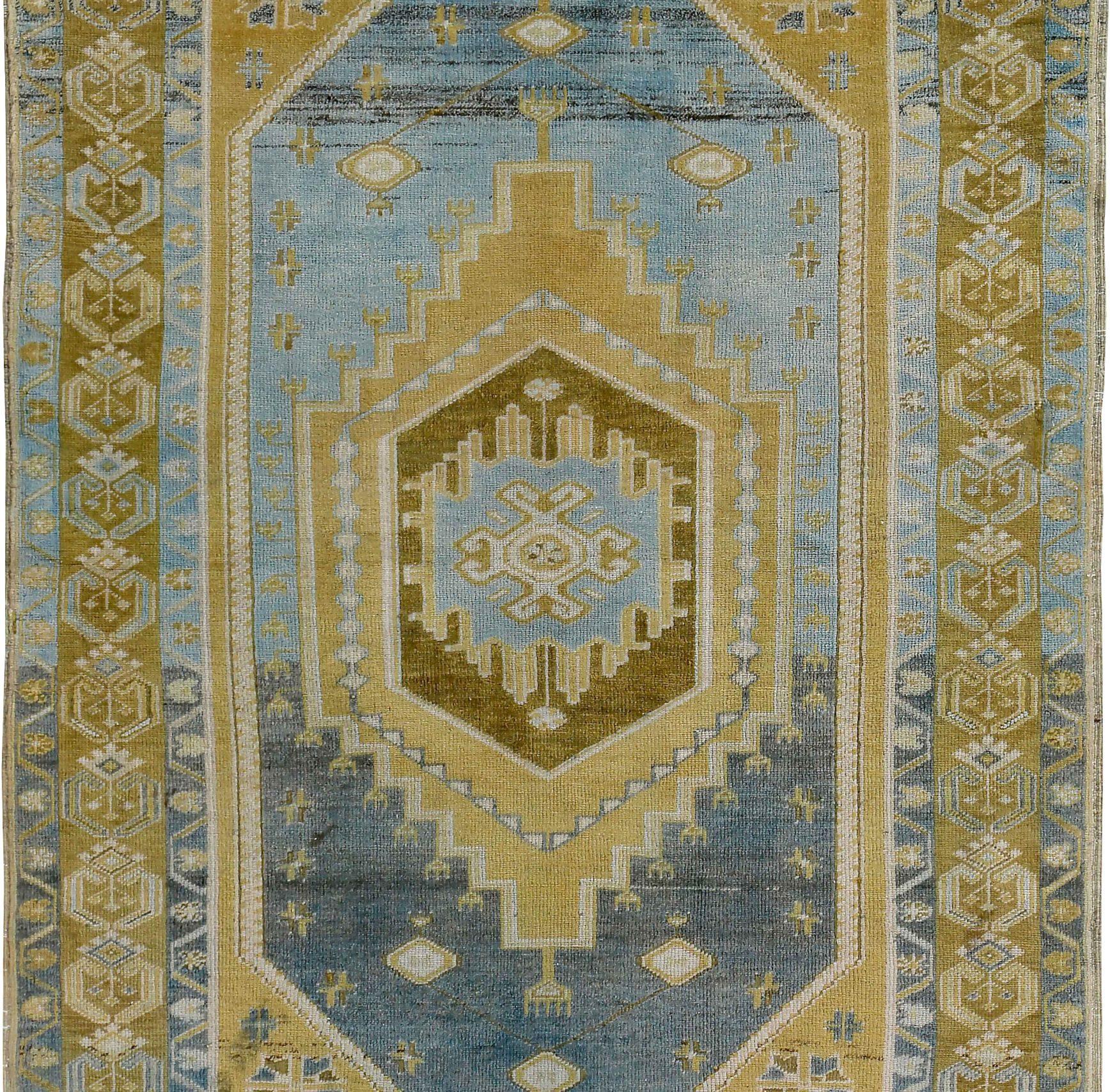 Petit tapis turc d'Afghanistan datant d'environ 1910, motif en laine bleu jaune et bleu 89635 Excellent état - En vente à Dallas, TX