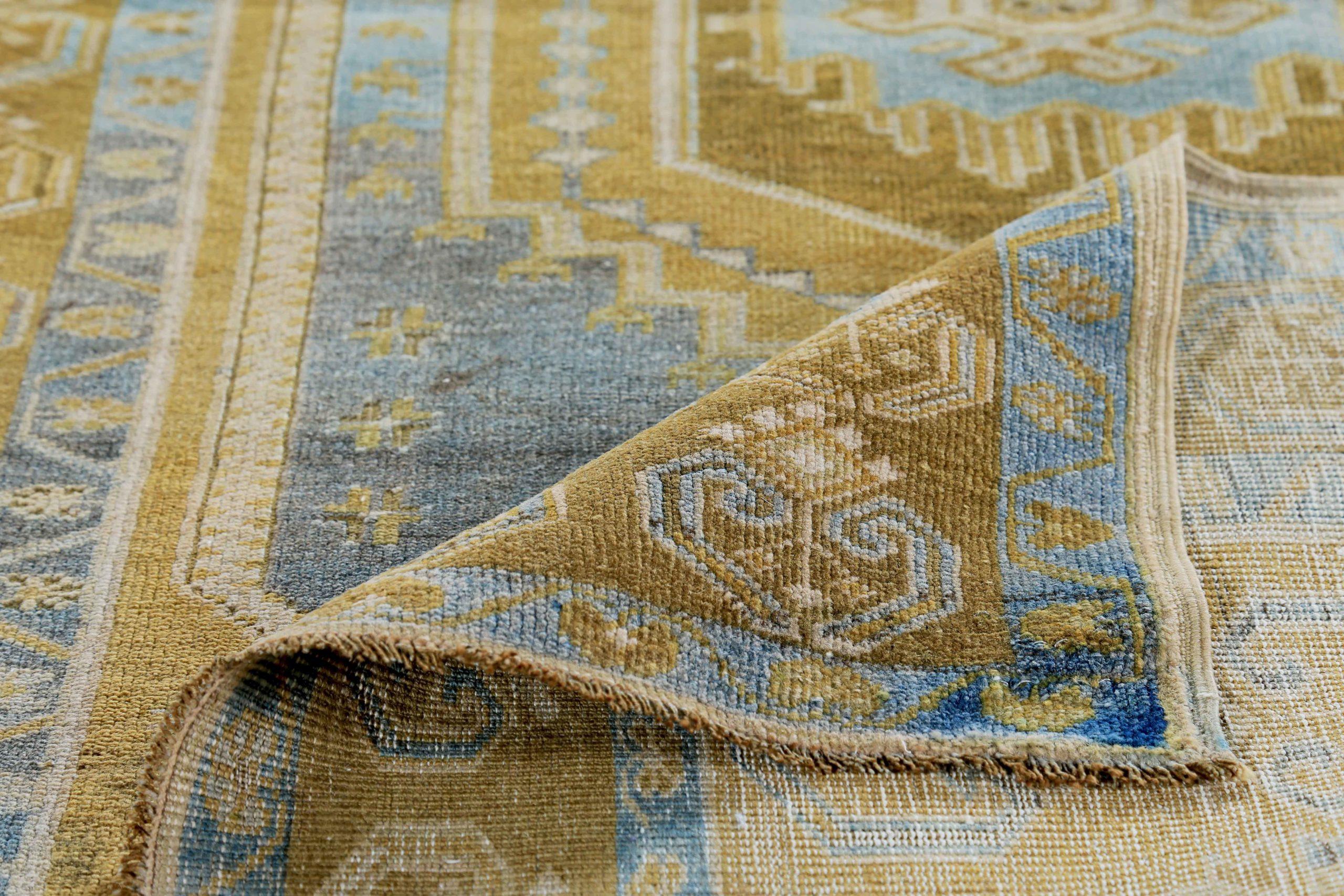 Laine Petit tapis turc d'Afghanistan datant d'environ 1910, motif en laine bleu jaune et bleu 89635 en vente