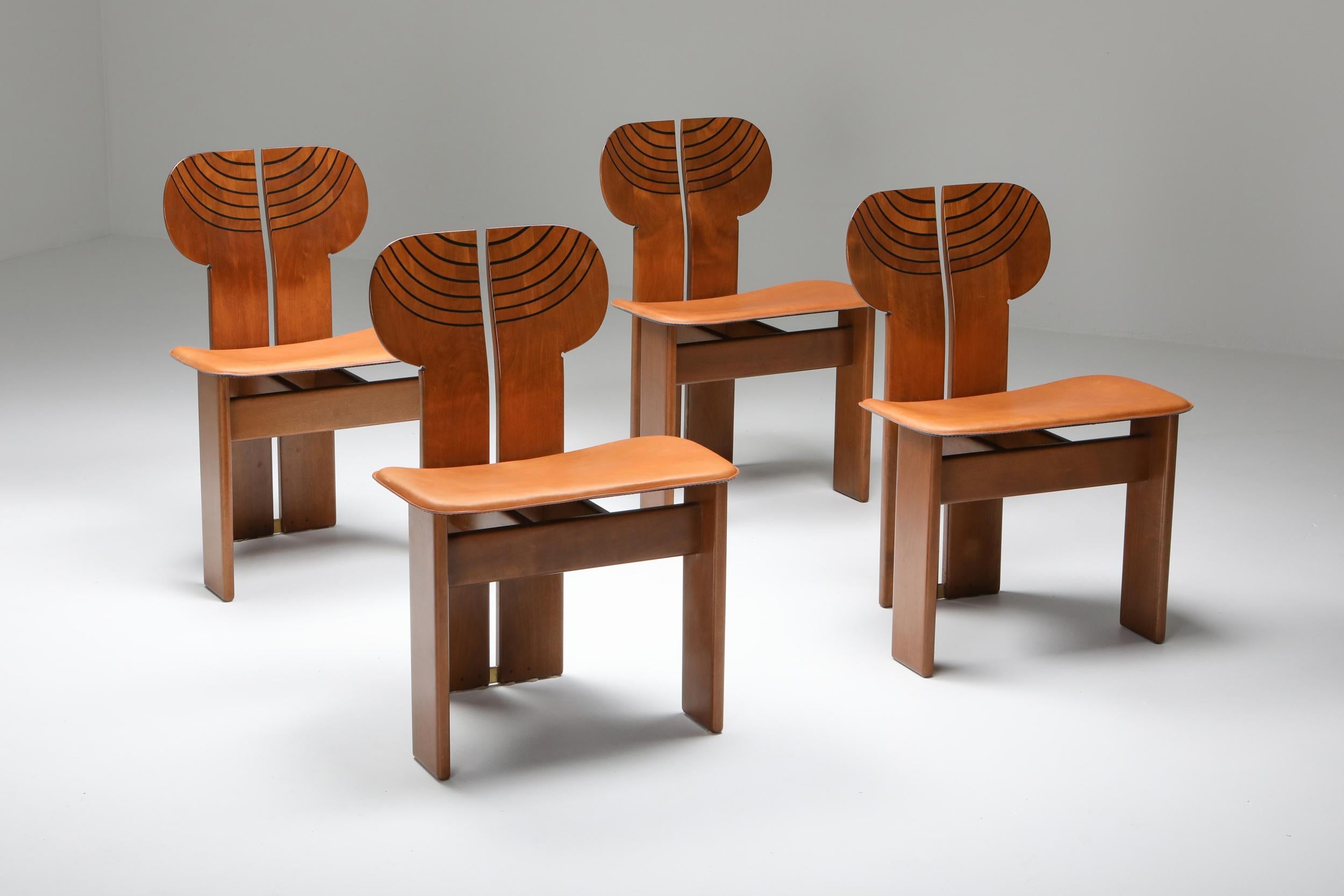 Artona series 'Africa' chairs, Afra & Tobia Scarpa, Maxalto, Italy, 1975, set of four

The sculptural chairs show many beautiful details, such as the ebonized layers in the backrest, the elegant curve in the cognac leather seat, or the brass