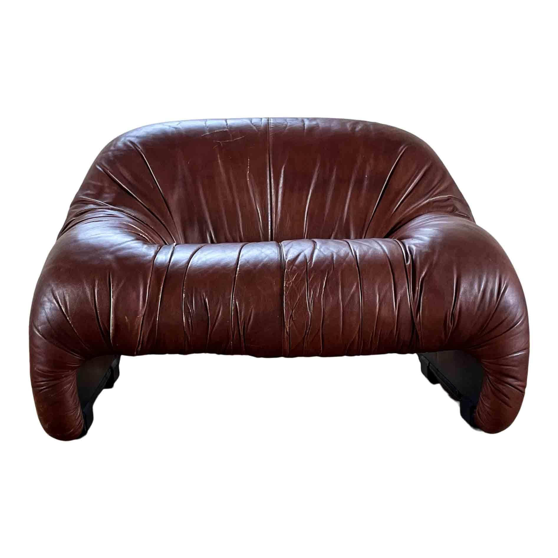 Sillón Bonanza, diseñado por Afra & Tobia Scarpa y producido por el fabricante italiano C&B Italia (ahora B&B Italia), en 1970.

La tumbona tiene una tapicería de cuero marrón chocolate, relleno de espuma y estructura de plástico.

Excelente estado