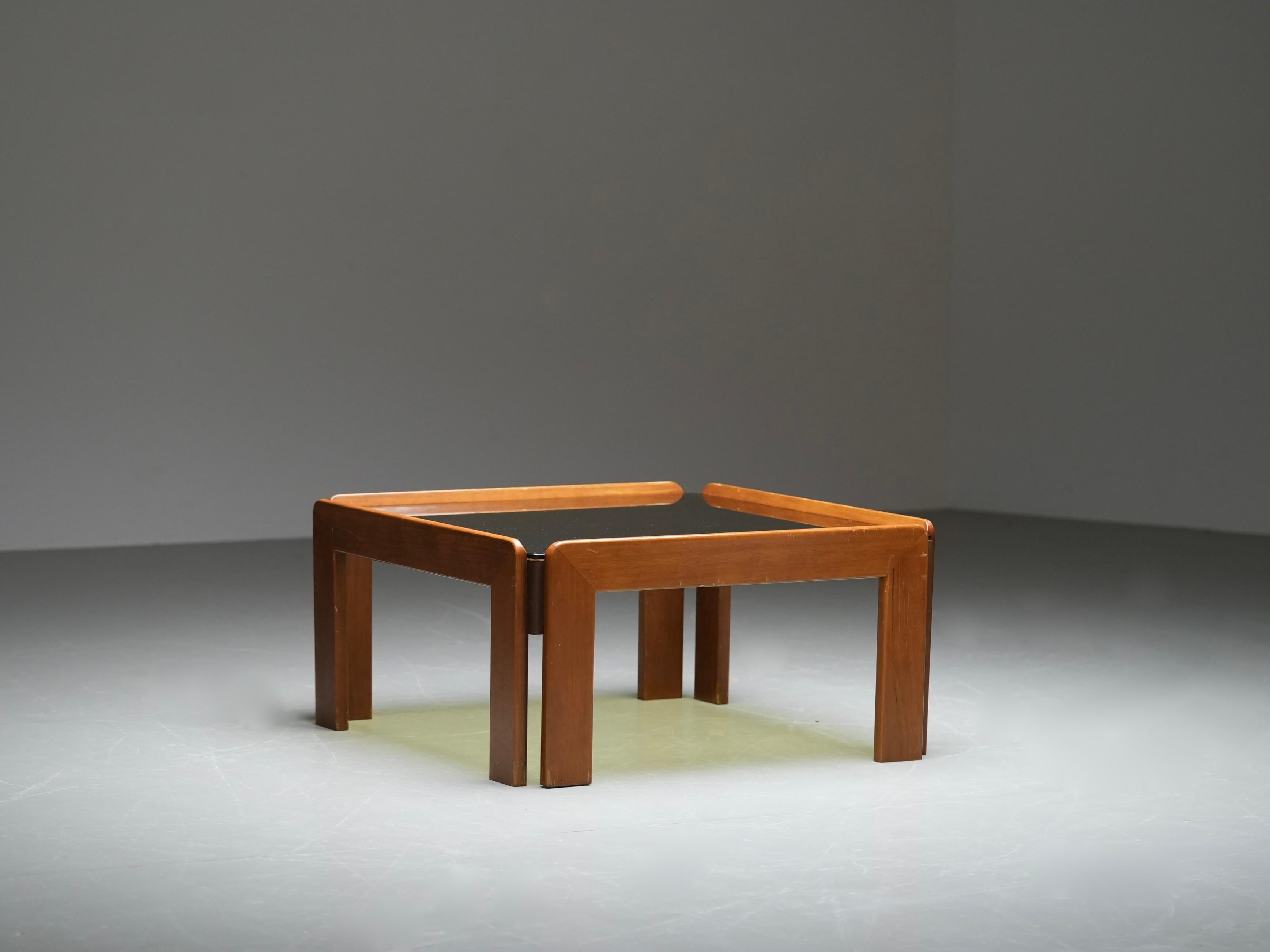 Verre Table basse en noyer et verre Afra & Tobia Scarpa, Italie, années 1960 en vente