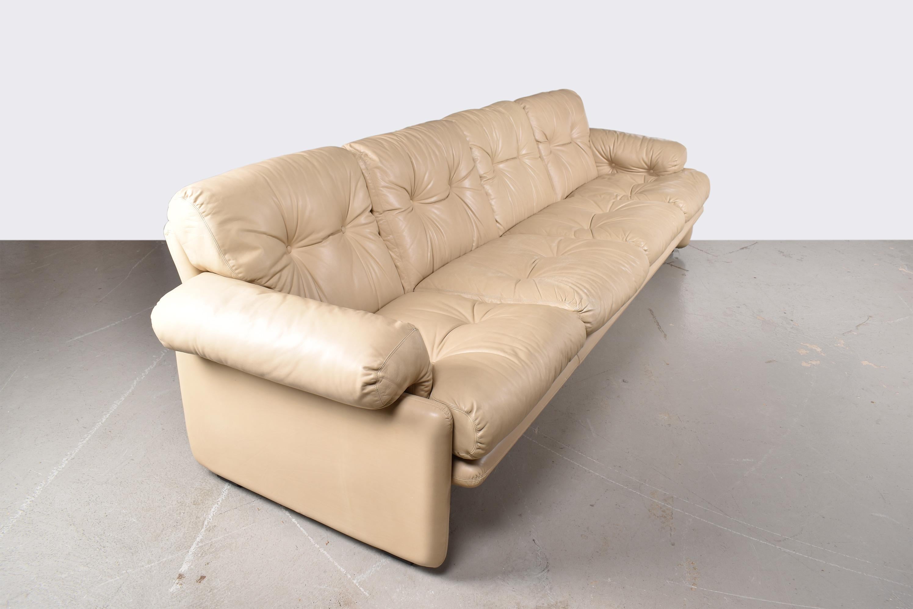 Afra and Tobia Scarpa Coronado Ivory Leather Four Seater Sofa, Italy, 1980 In Good Condition For Sale In Le Grand-Saconnex, CH
