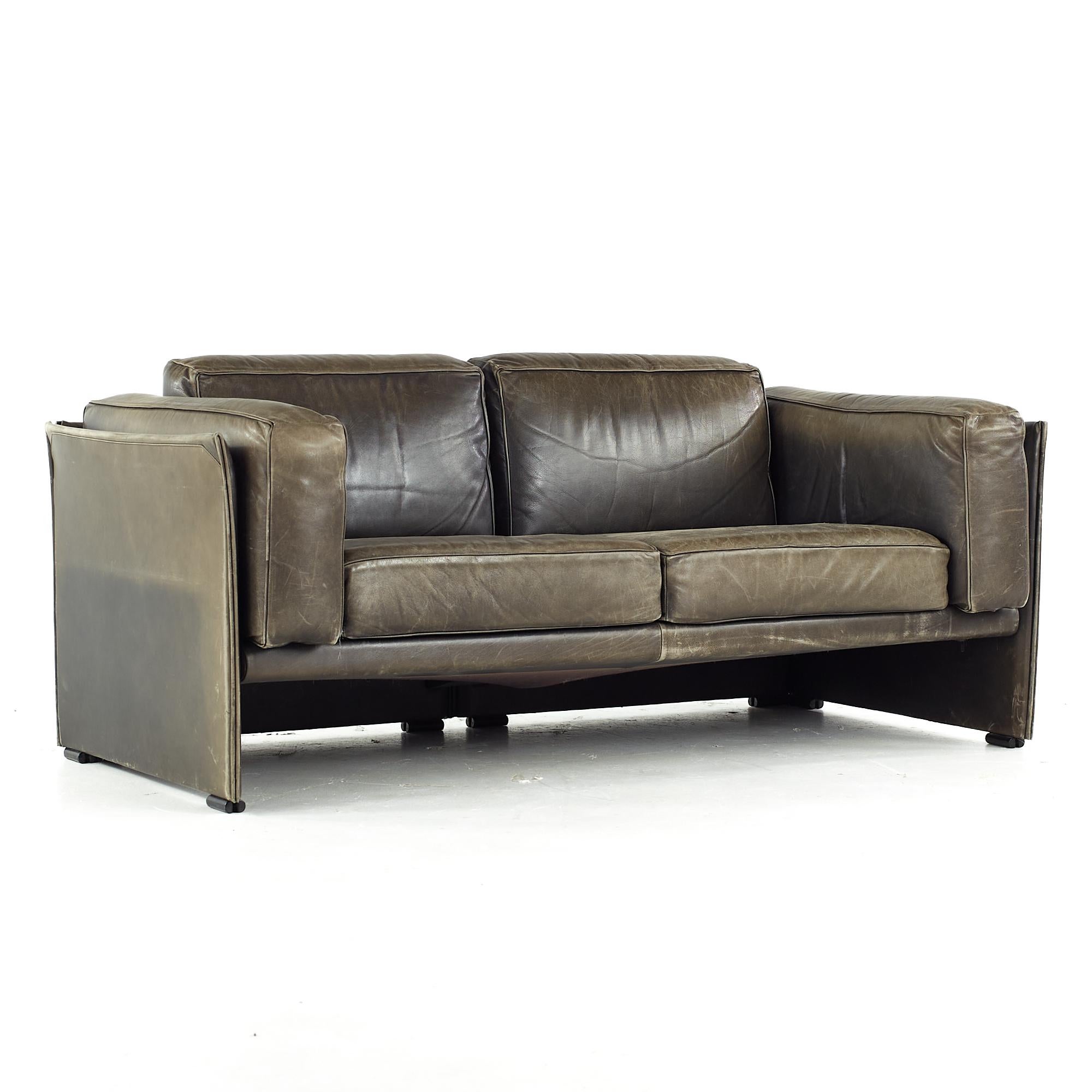 Afra and Tobia Scarpa for Cassina Midcentury Italian Leather Sofas, Pair In Good Condition For Sale In Countryside, IL