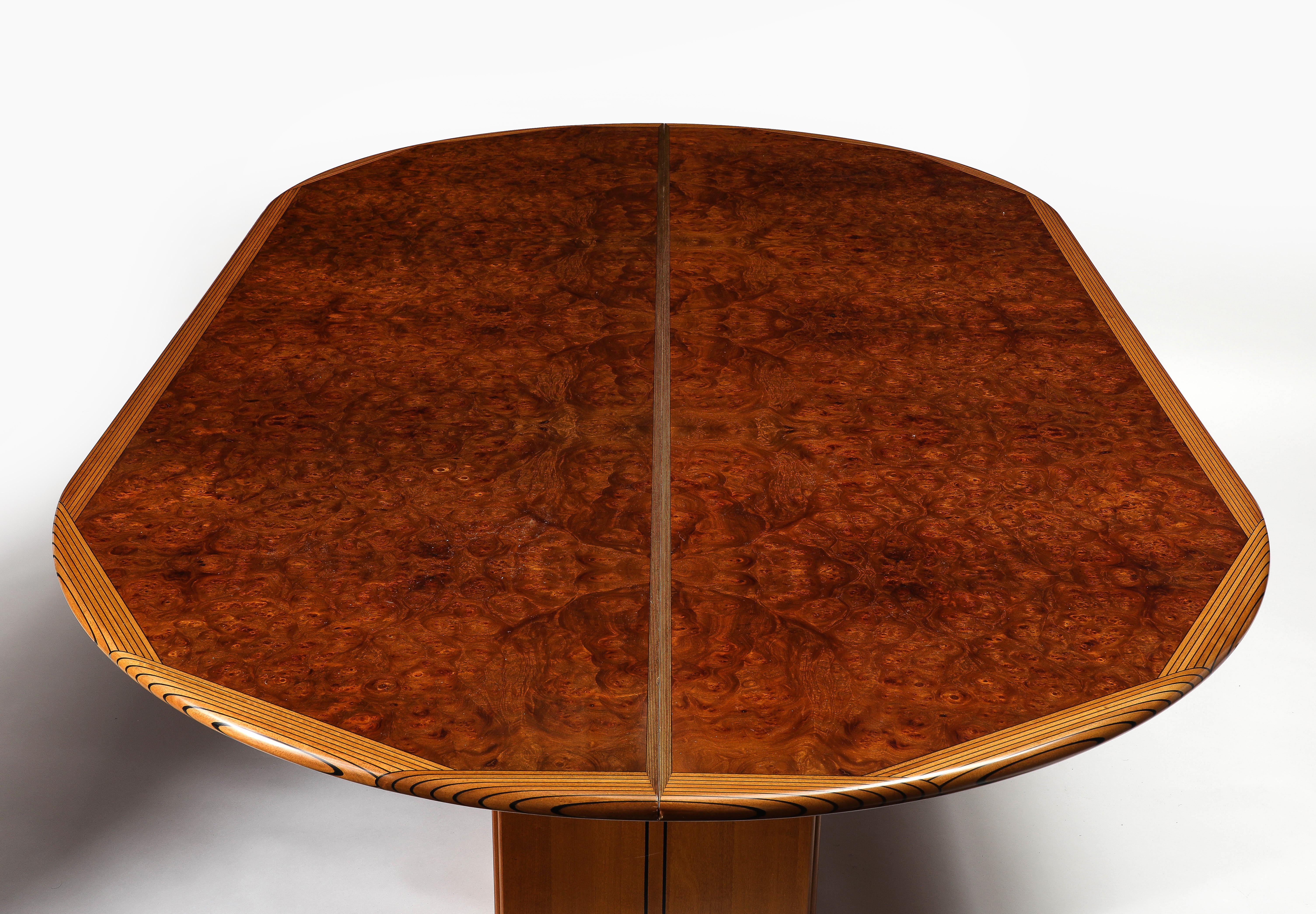 italien Afra & Tobia Scarpa pour Maxalto Africa Table de salle à manger ovale en loupe et noyer 1970 en vente