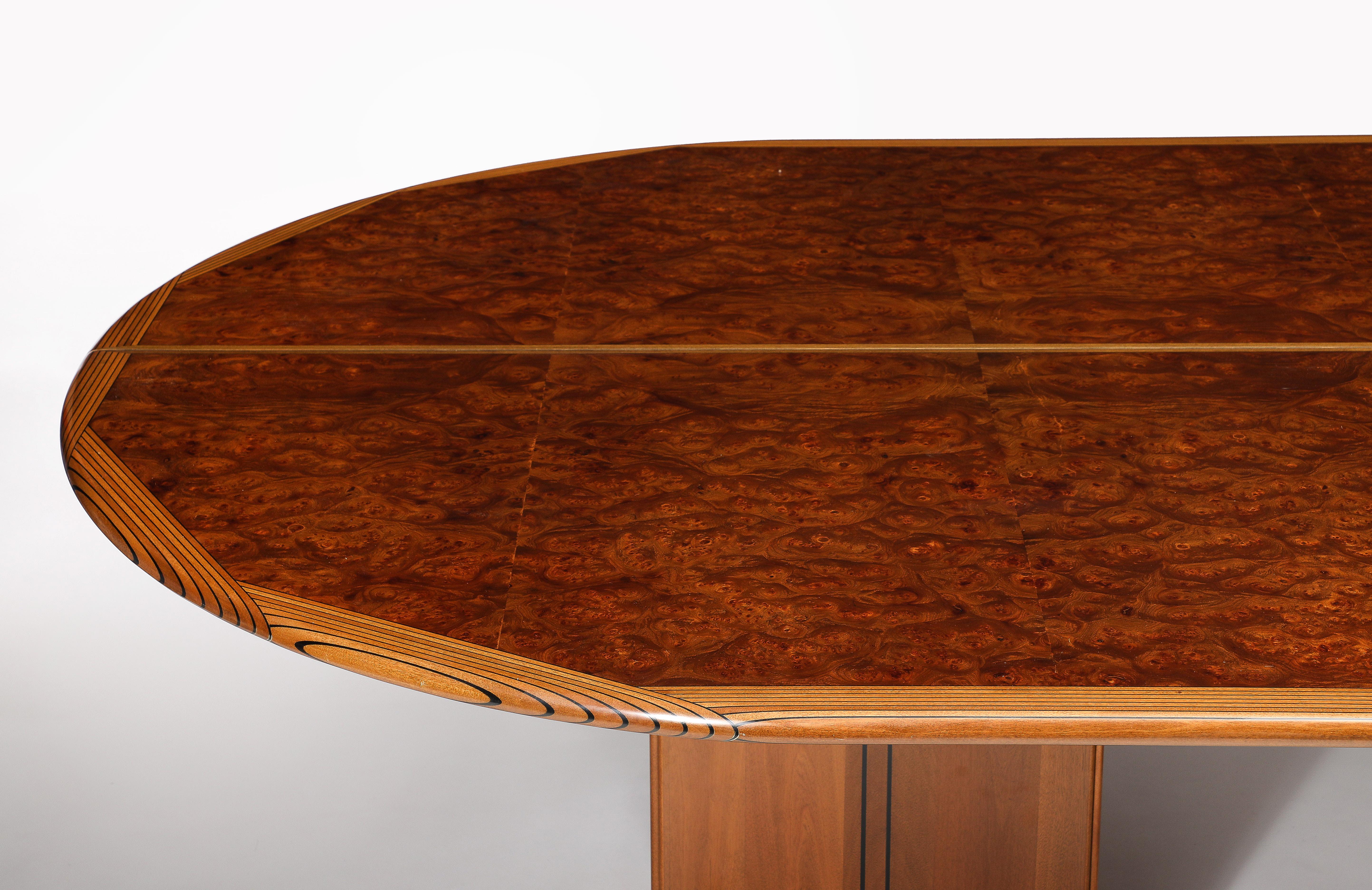 Poli Afra & Tobia Scarpa pour Maxalto Africa Table de salle à manger ovale en loupe et noyer 1970 en vente