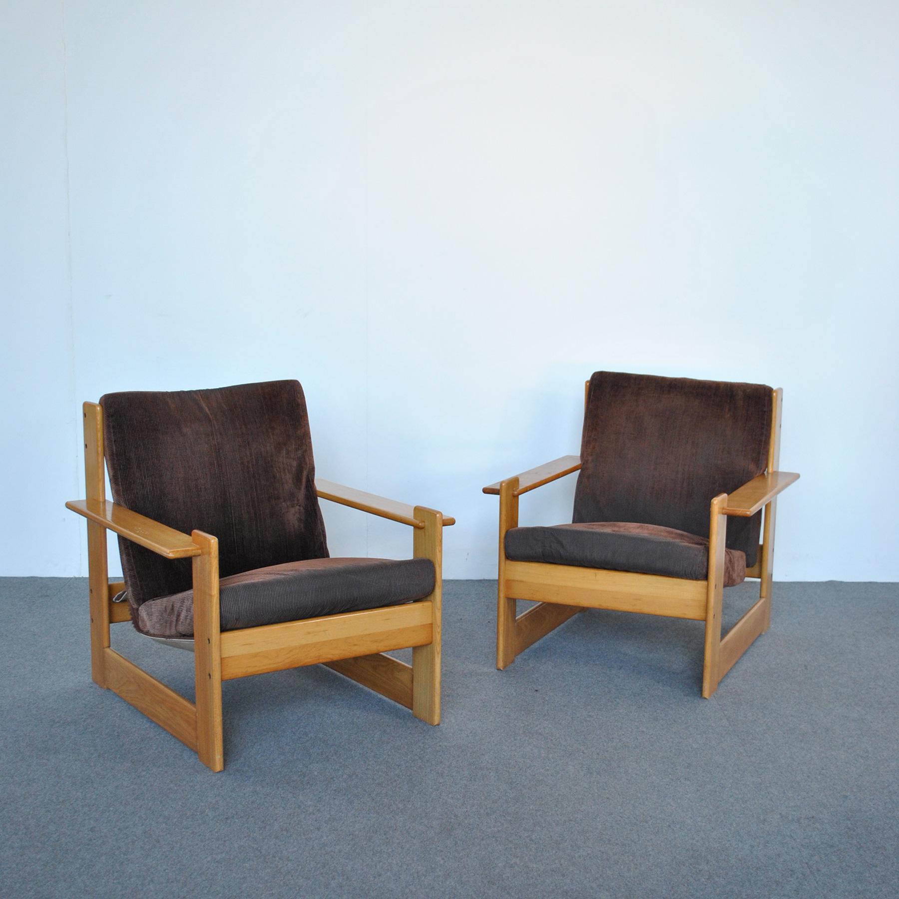Afra and Tobia Scarpa for Molteni attributed armchairs seventies For Sale 2