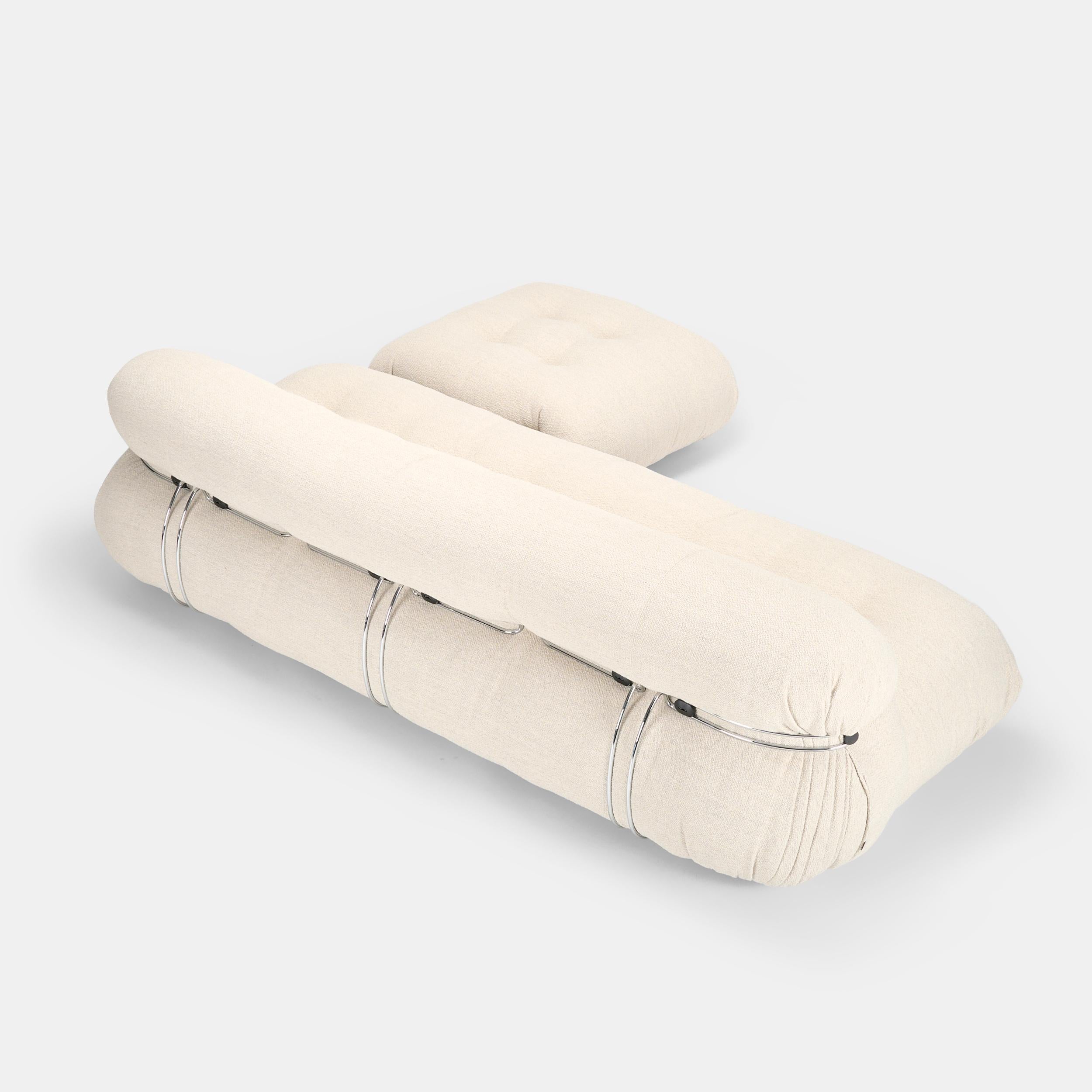 Acciaio inossidabile Divano Soriana a 4 posti di grandi dimensioni di Afra & Tobia Scarpa con pouf per Cassina. in vendita