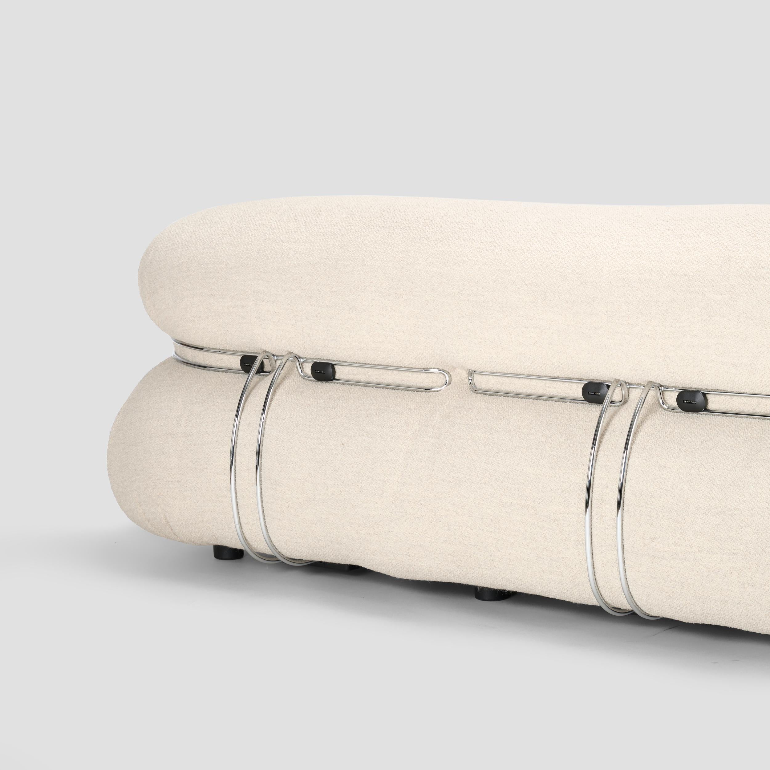 Divano Soriana a 4 posti di grandi dimensioni di Afra & Tobia Scarpa con pouf per Cassina. in vendita 1