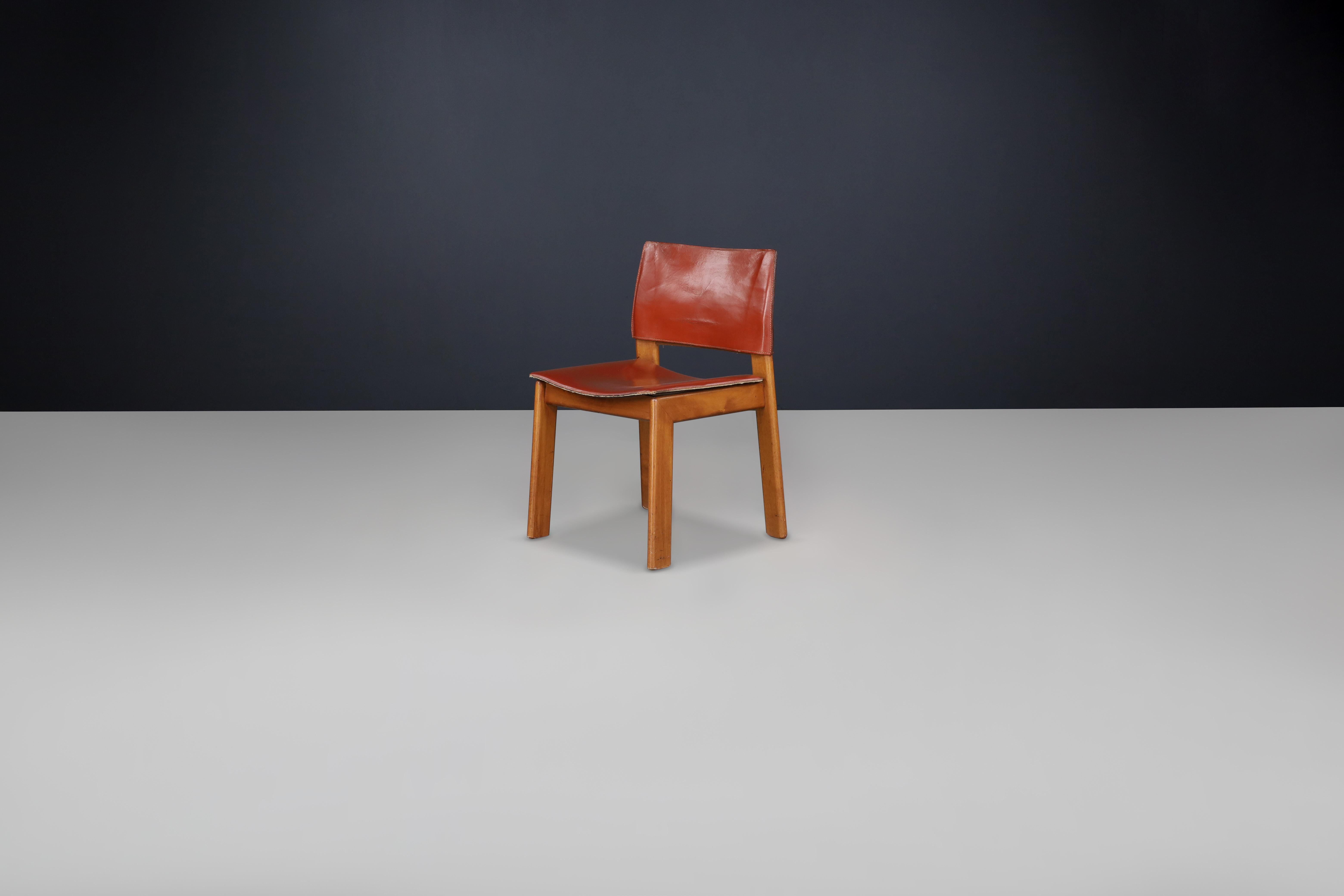 Mid-Century Modern Afra and Tobia Scarpa leather dining room chairs for Molteni Italy 1970s For Sale