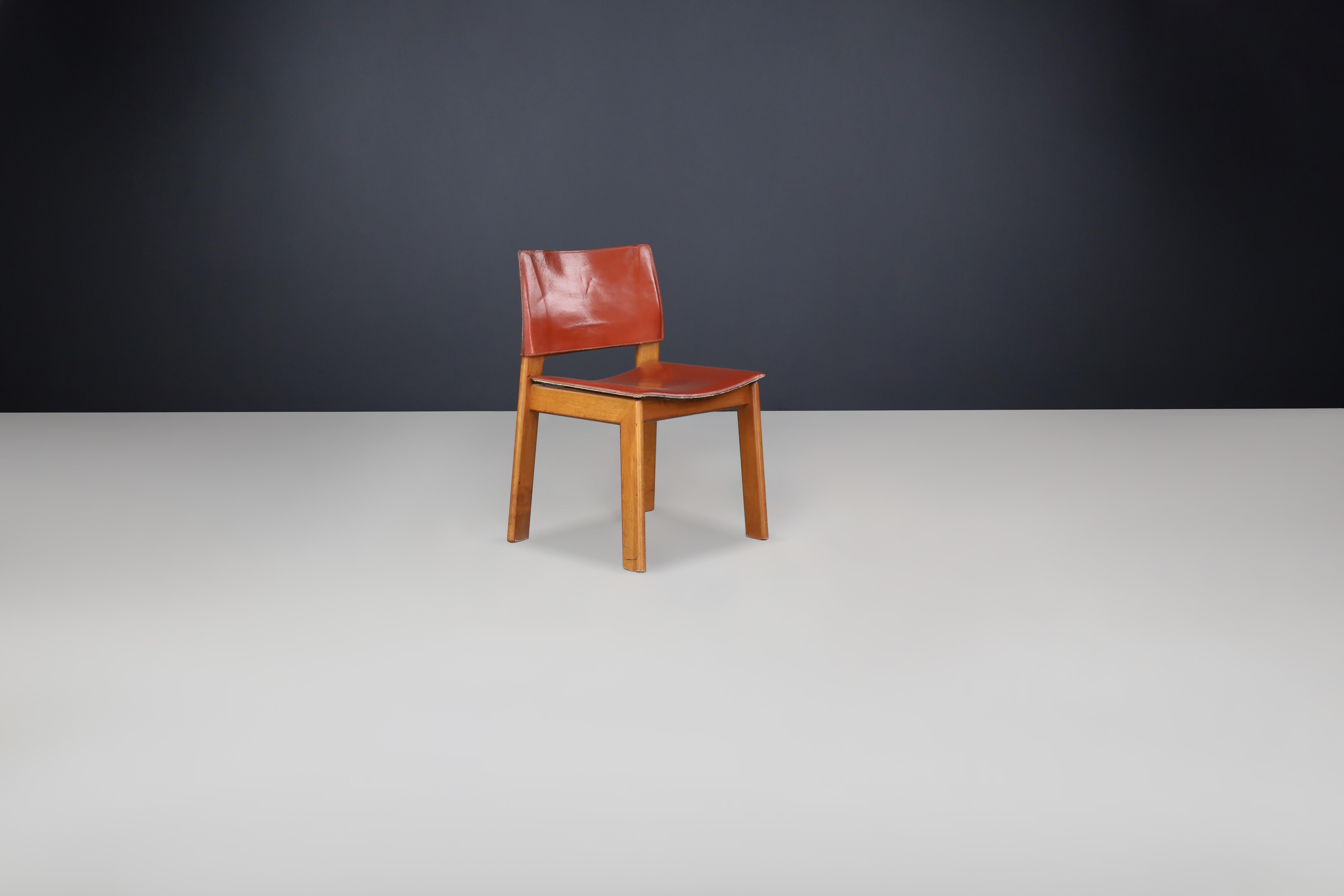 Late 20th Century Afra and Tobia Scarpa leather dining room chairs for Molteni Italy 1970s For Sale