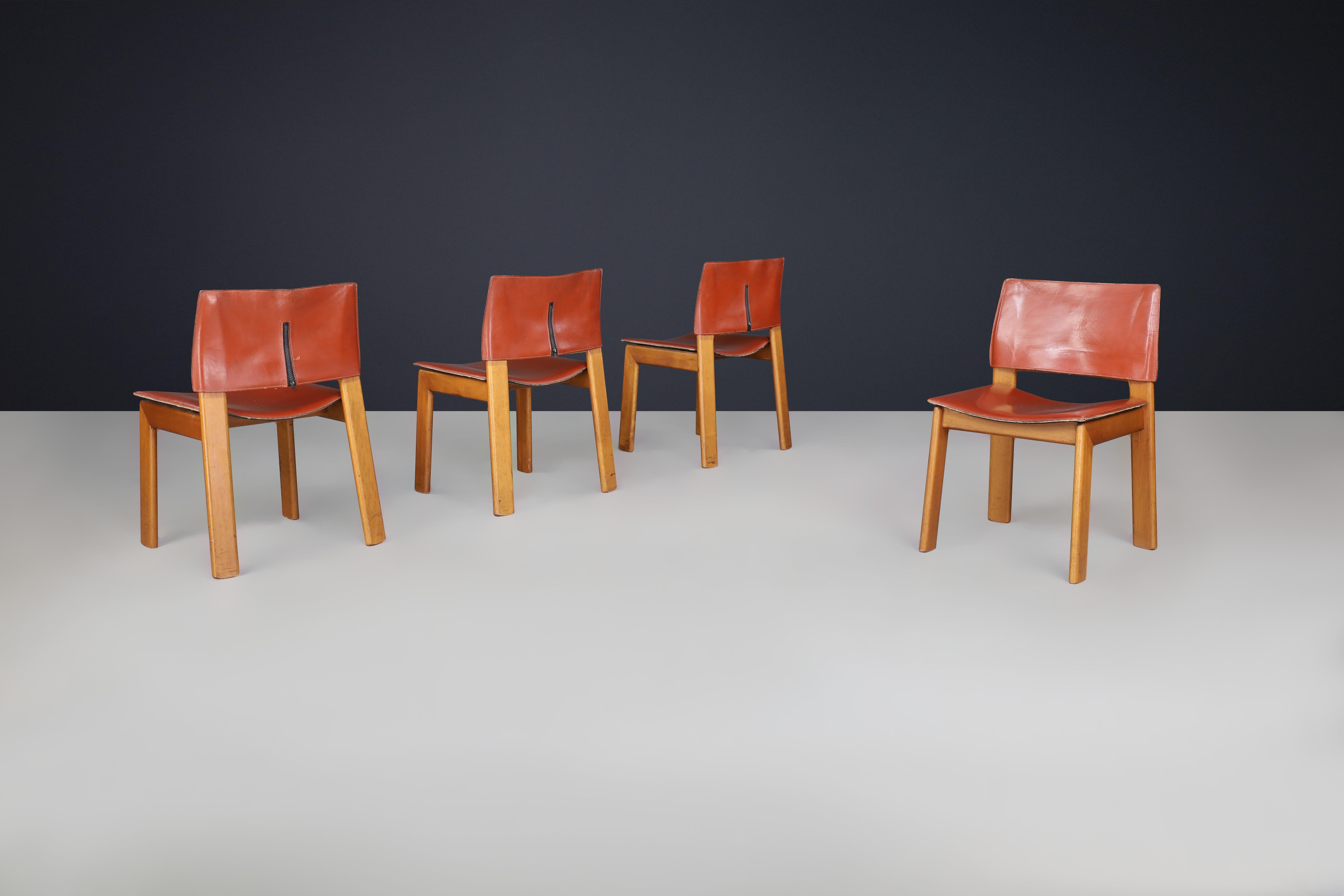 Leather Afra and Tobia Scarpa leather dining room chairs for Molteni Italy 1970s For Sale
