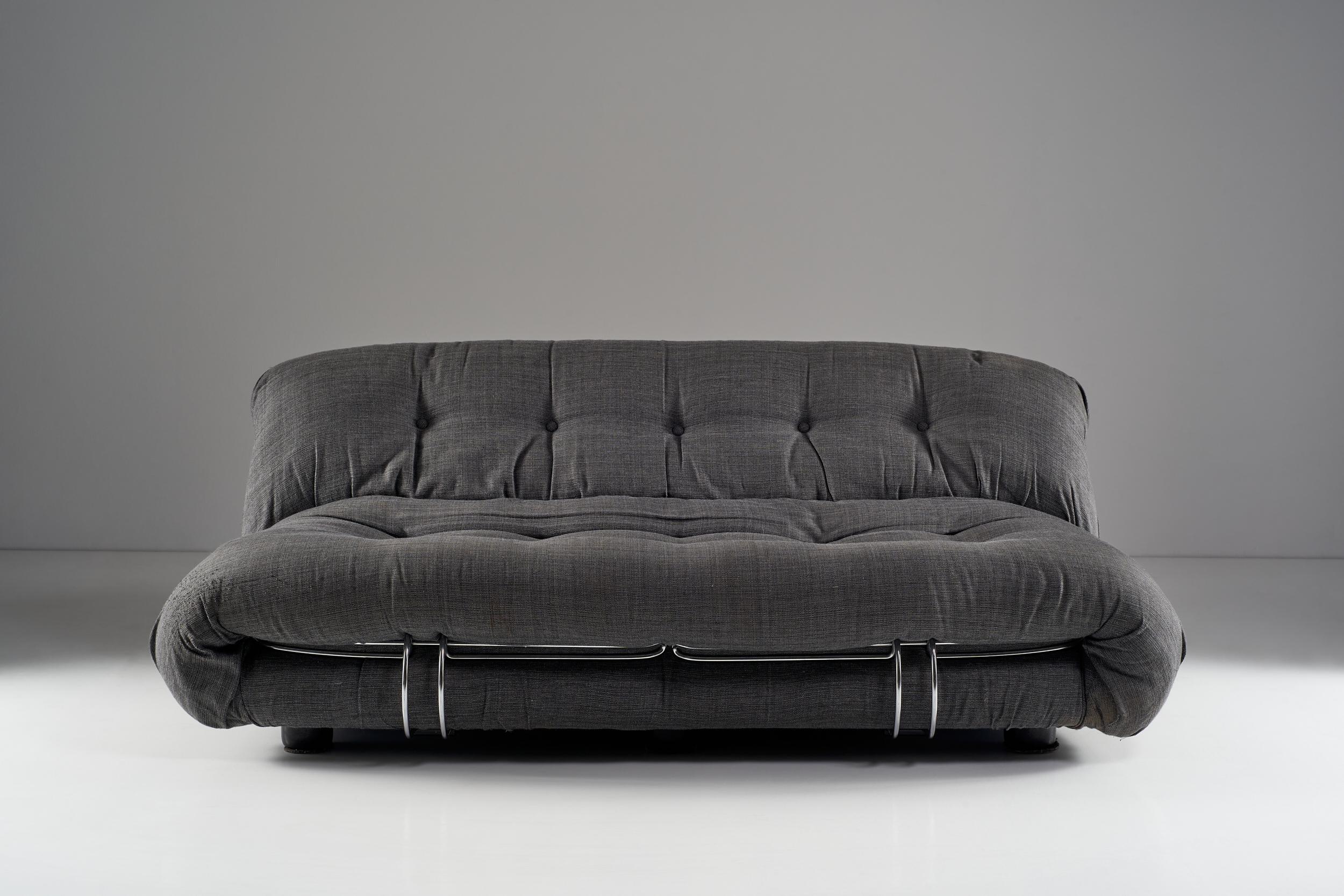 The Soriana sofa is an extremely important element of furniture. Comfort and the sofa's placid and soft shapes are kept in their laminated steel structure. The minimal and harmonious lines of the steel create a unicum between the front and the back.
