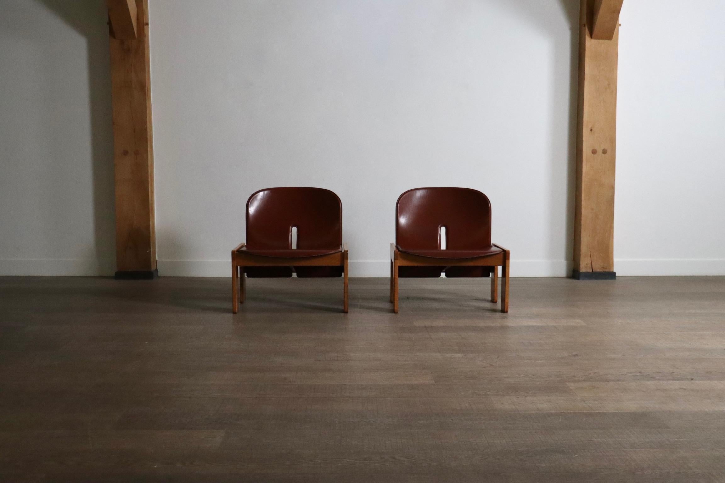 Cuir Afra & Tobia Scarpa Model No 925 Fauteuils pour Cassina, Italie, années 1970 en vente