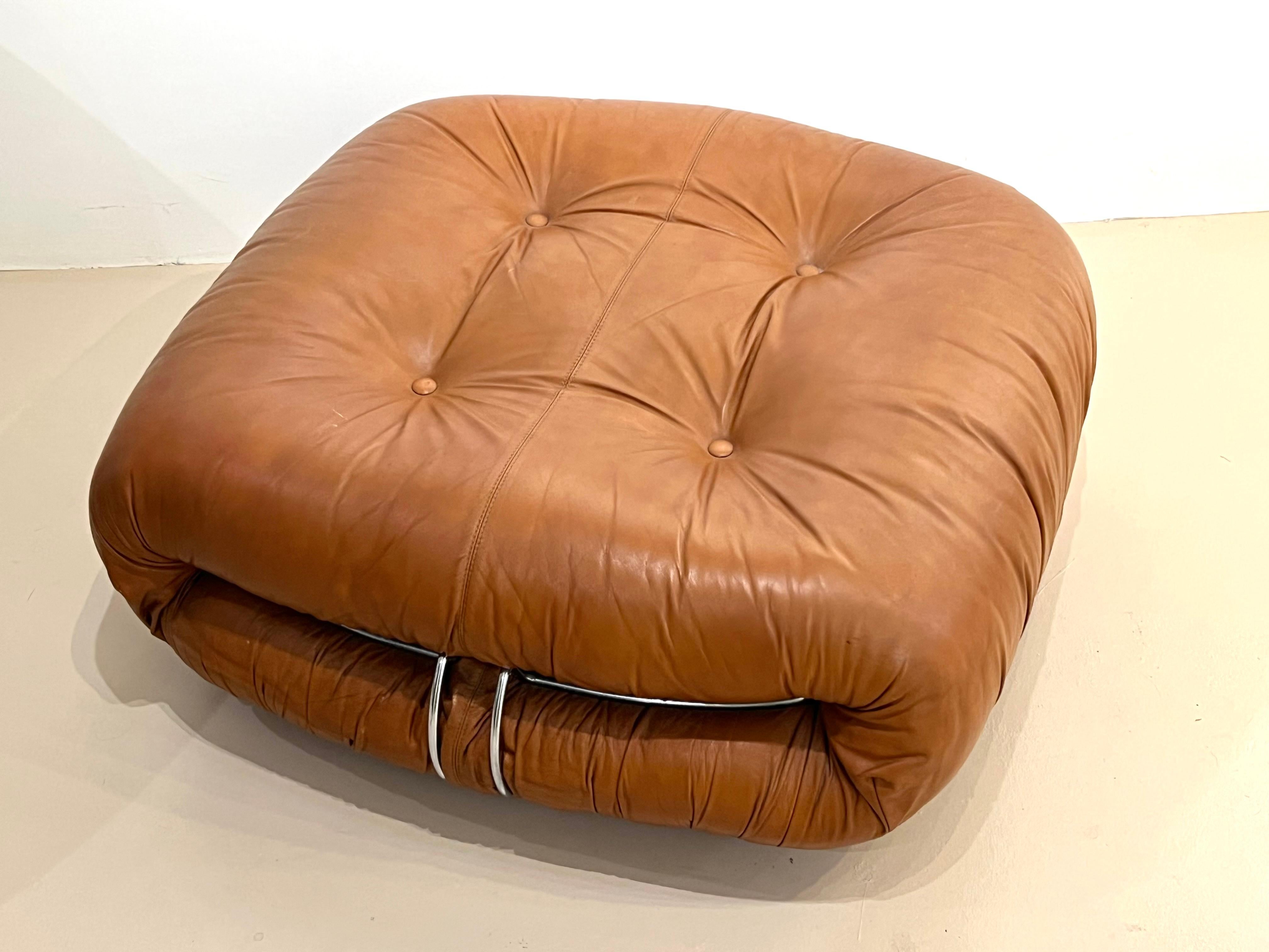 Italiano Pouf in pelle Afra & Tobia Scarpa Soriana di Cassina in vendita