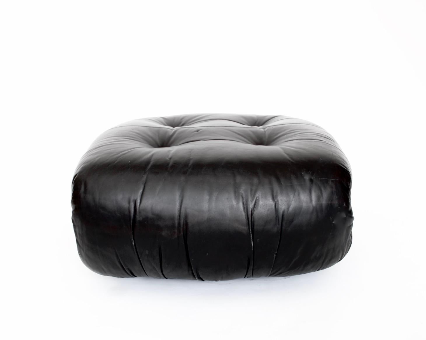 Afra and Tobia Scarpa Soriana Leather Ottoman for Cassina For Sale 2