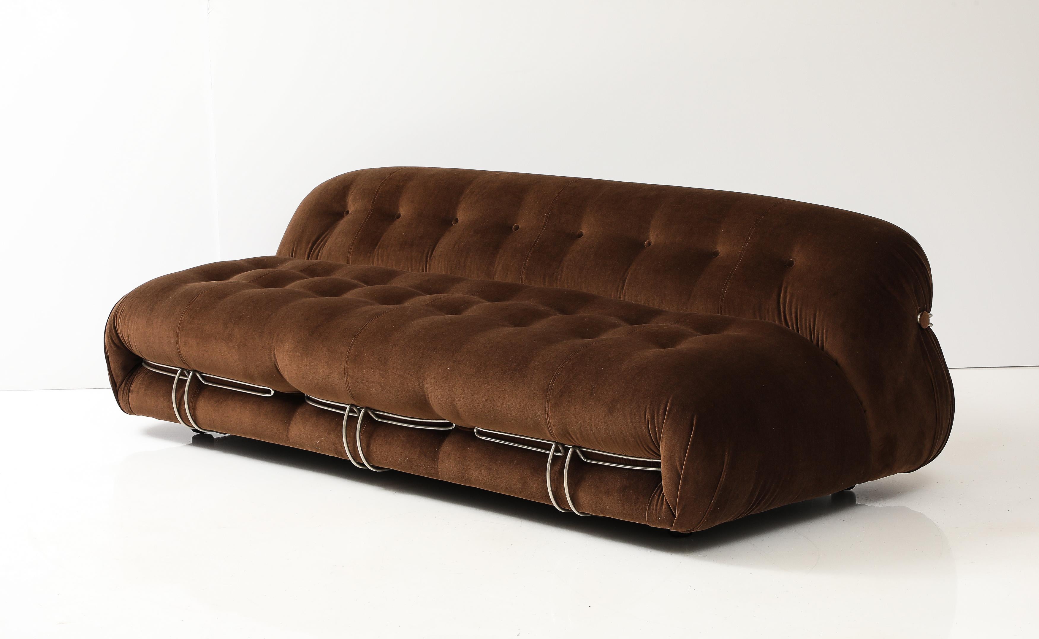 Afra und Tobia Scarpa 'Soriana' Dreisitziges Sofa für Cassina, Italien, 1969 im Zustand „Gut“ im Angebot in New York, NY