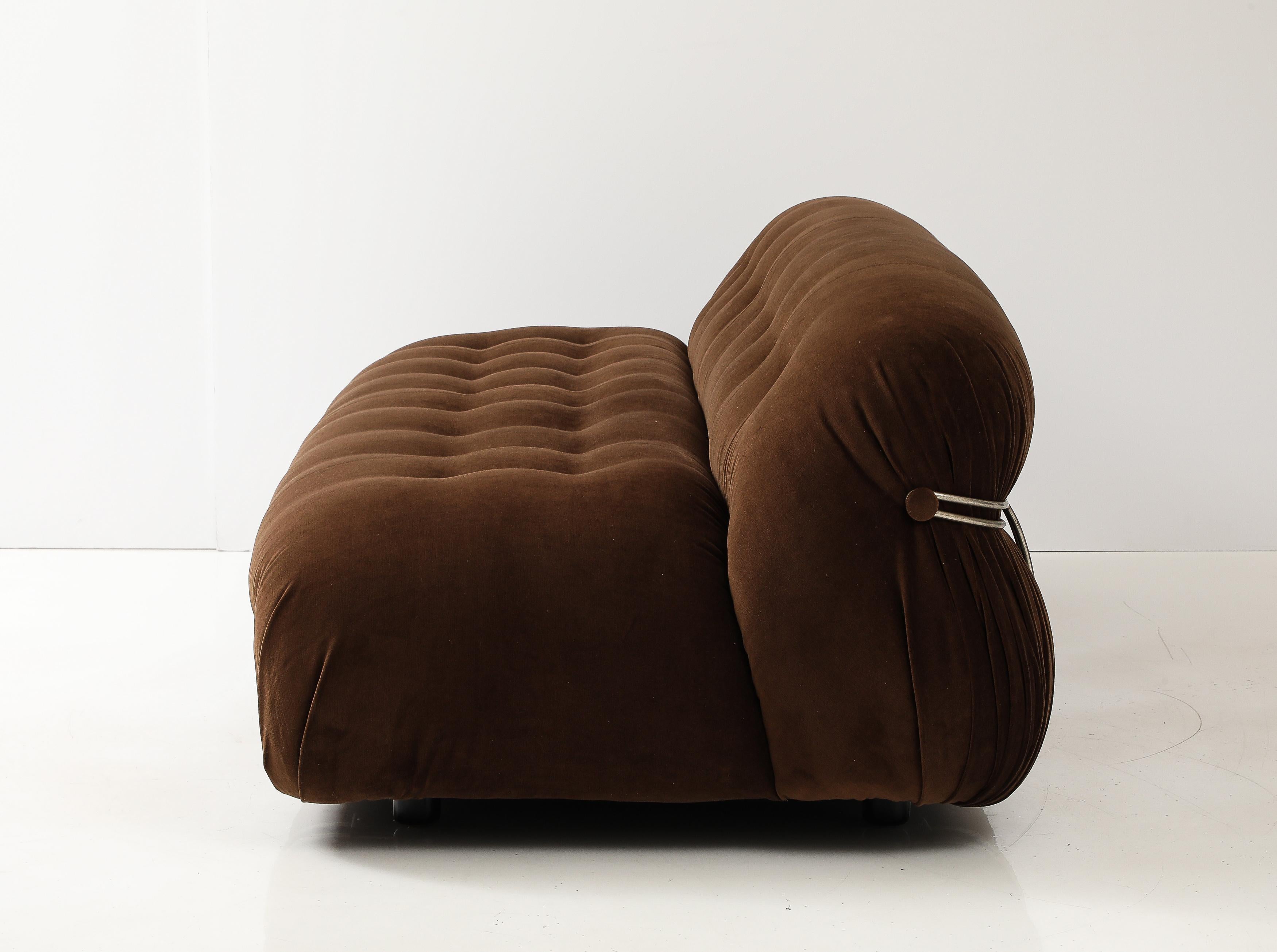Afra und Tobia Scarpa 'Soriana' Dreisitziges Sofa für Cassina, Italien, 1969 (Samt) im Angebot