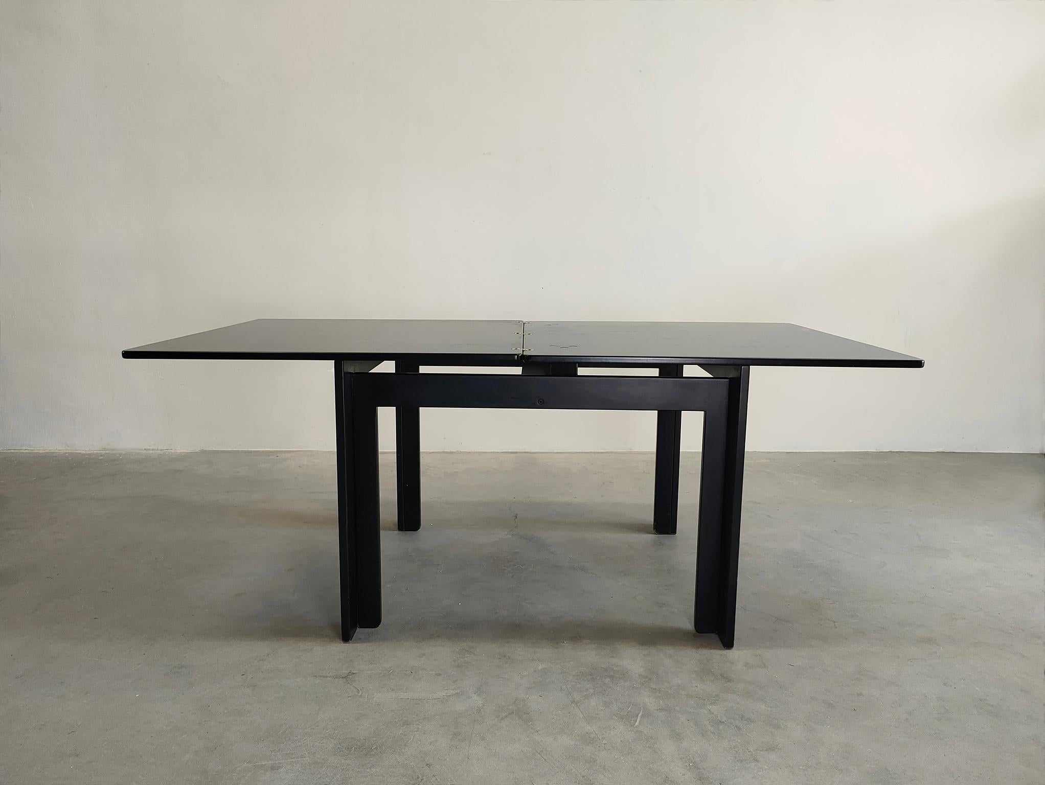 Mid-20th Century Afra & Tobia Scarpa 778 Extensible Table in Black Ashwood by Cassina 1960s