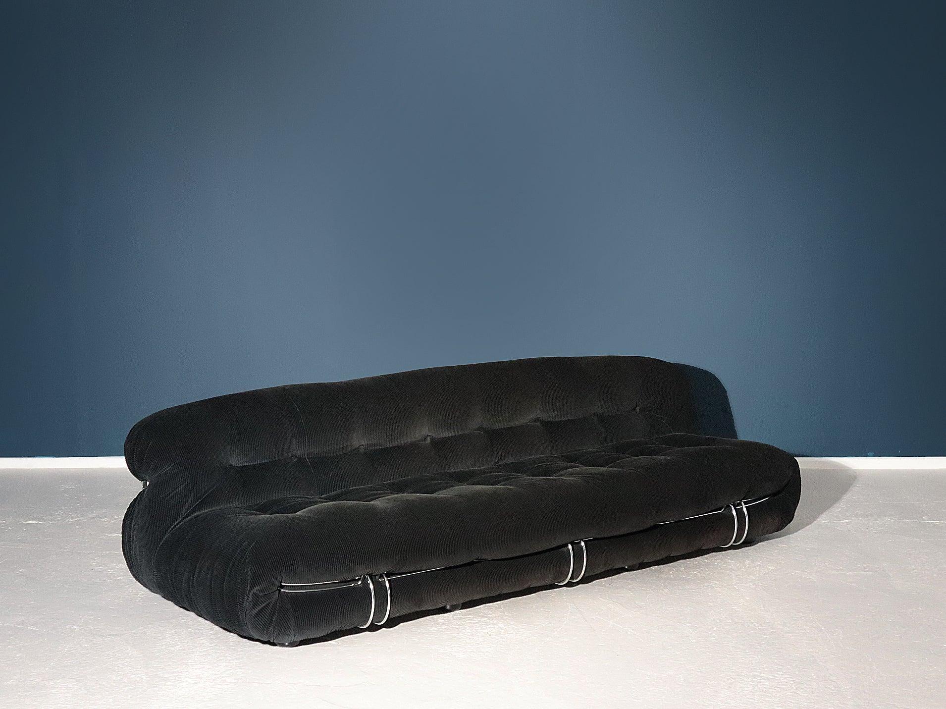 A stunning Afra and Tobia Scarpa Three Seater Black 'Soriana' for Cassina, Italy, 1970s

The Soriana series offers true comfort and style by using exaggerated bundles of fabric held together by chrome-plated steel clamps. 

This three seater still