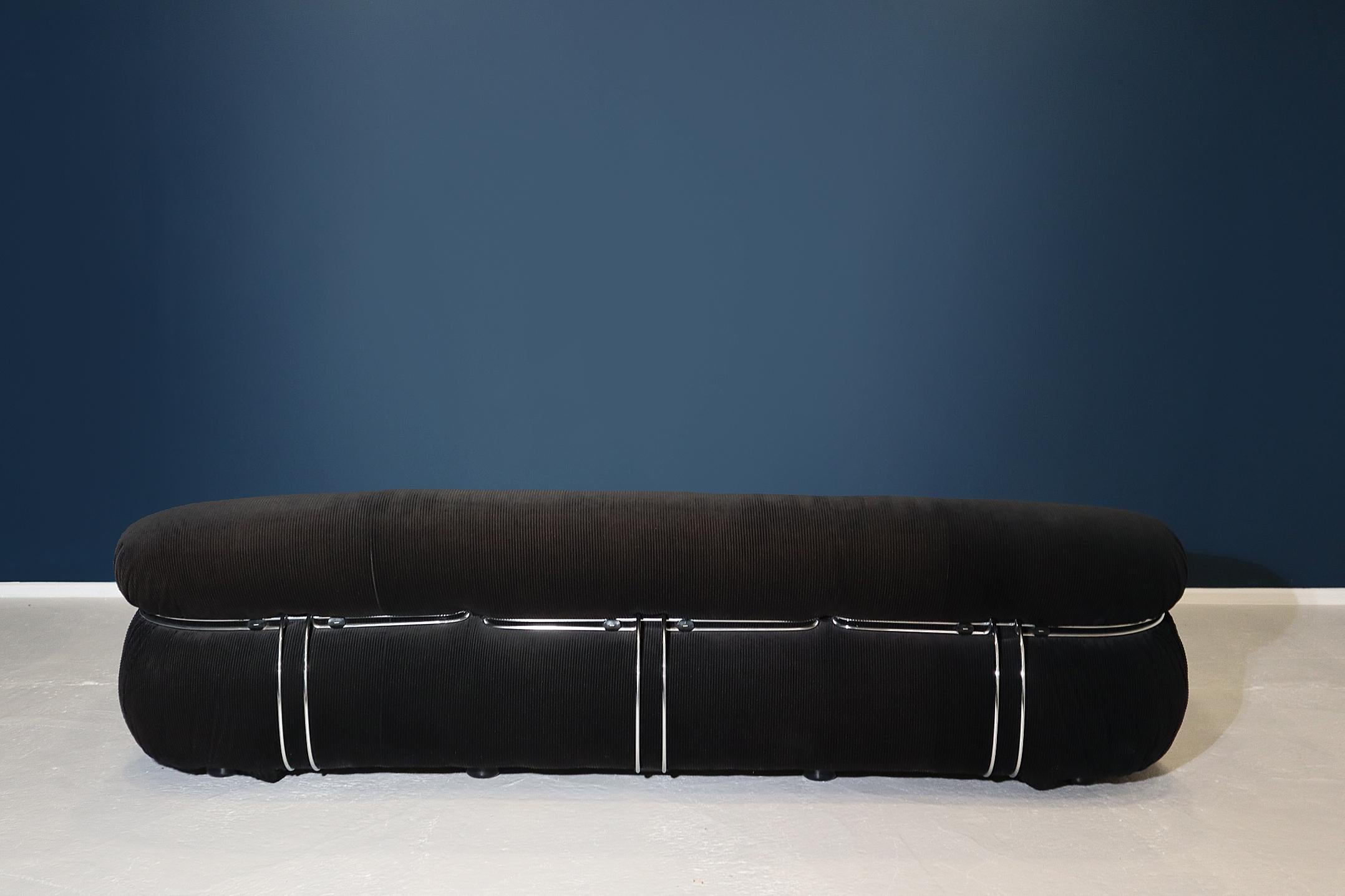 Afra and Tobia Scarpa Three Seater Black  'Soriana' for Cassina, Italy, 1970s In Good Condition In Ongar, GB