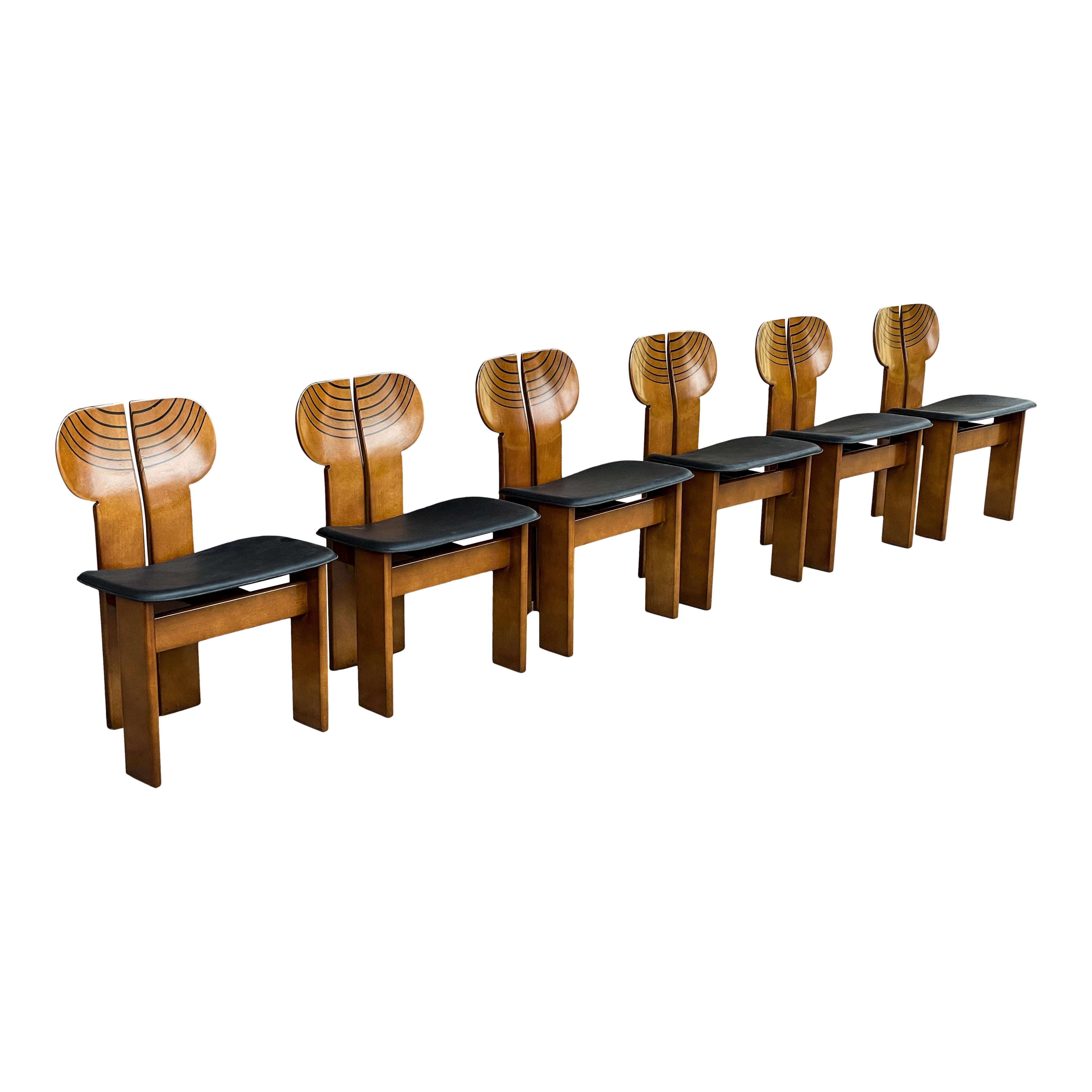 Afra and Tobia Scarpa Walnut Africa Dining Chair for Maxalto, 1976, Set of 10 In Good Condition For Sale In Vicenza, IT