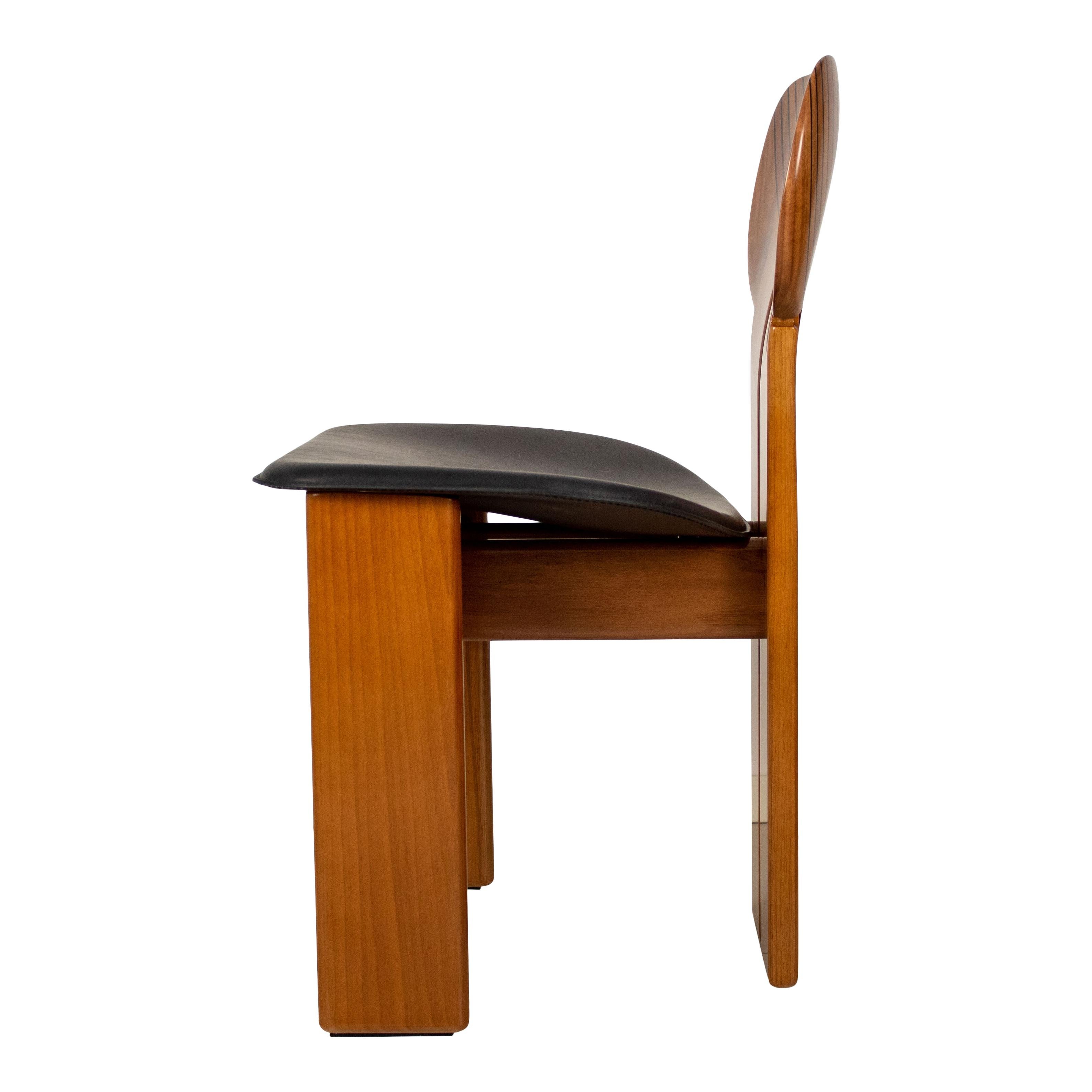 Afra and Tobia Scarpa Walnut Africa Dining Chair for Maxalto, 1976, Set of 4 For Sale 7