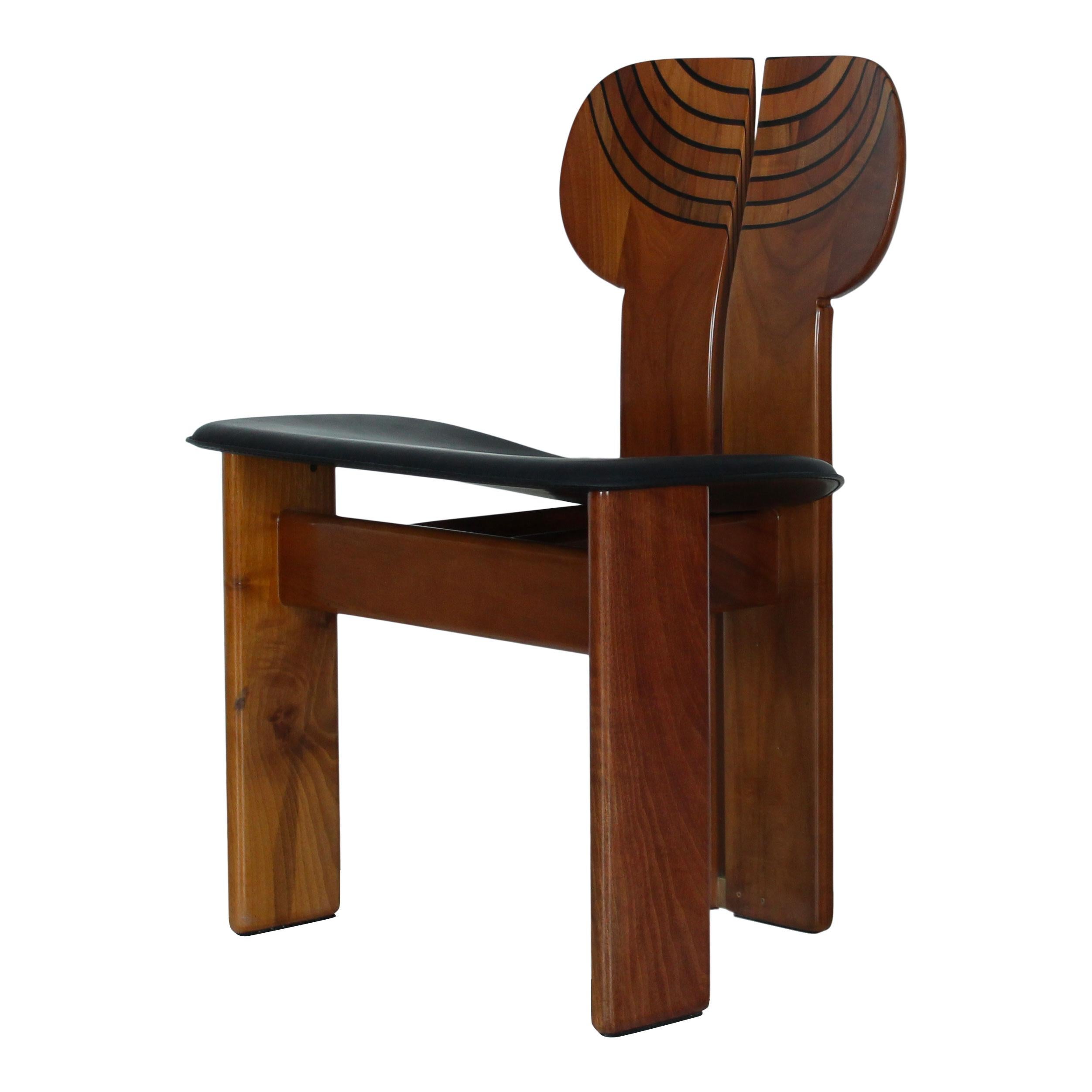 Afra and Tobia Scarpa Walnut Africa Dining Chair for Maxalto, 1976, Set of 8 For Sale 5