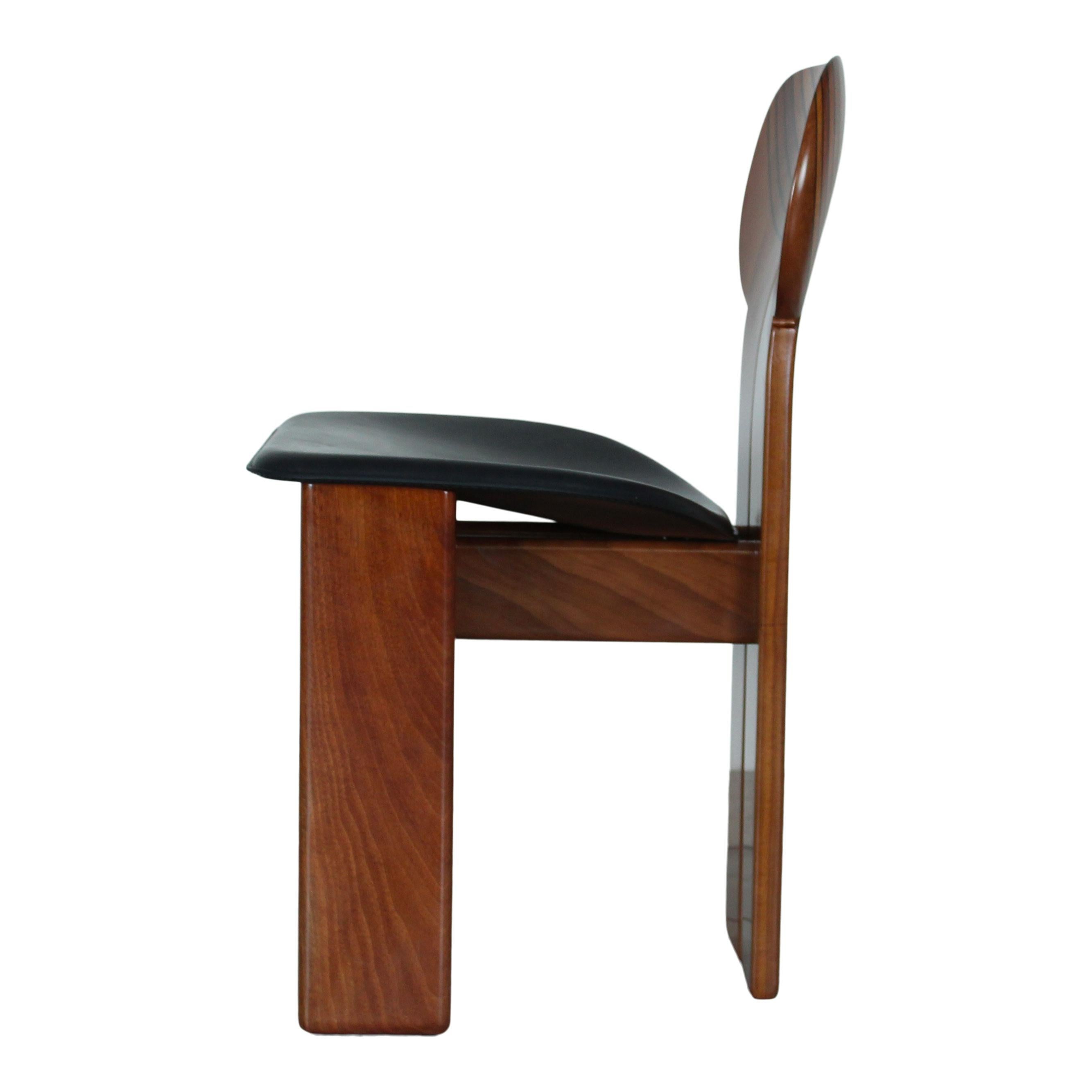 Afra and Tobia Scarpa Walnut Africa Dining Chair for Maxalto, 1976, Set of 8 For Sale 6