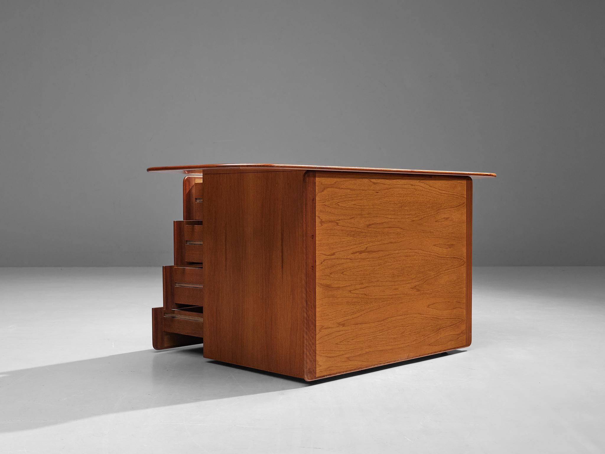 Afra & Tobia Scarpa for Molteni Chest of Drawers ‘Mid’ in Walnut 3