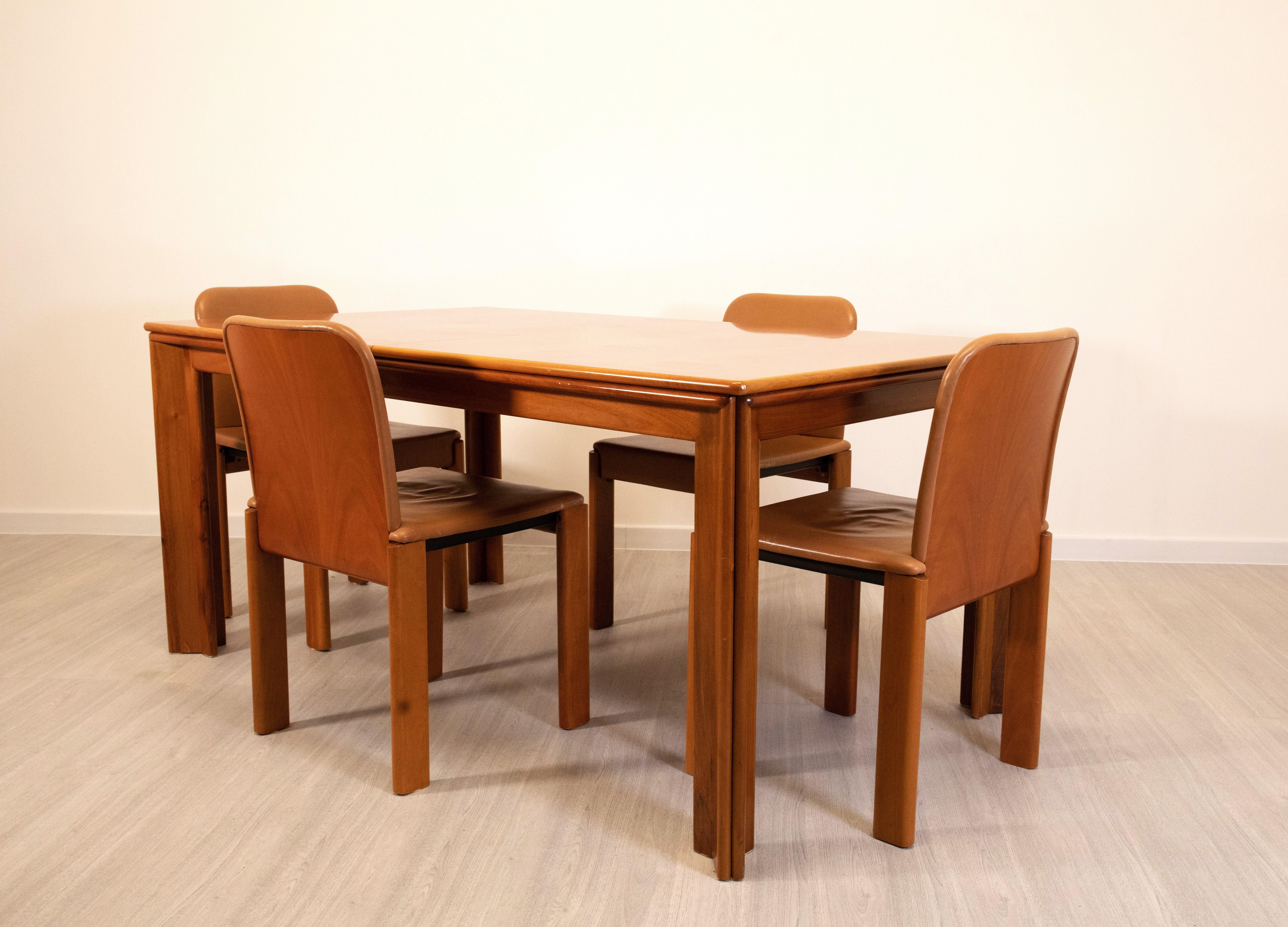 Italian Afra et Tobia Scarpa pour Molteni - Ensemble de 4 chaises, 1980 en vente