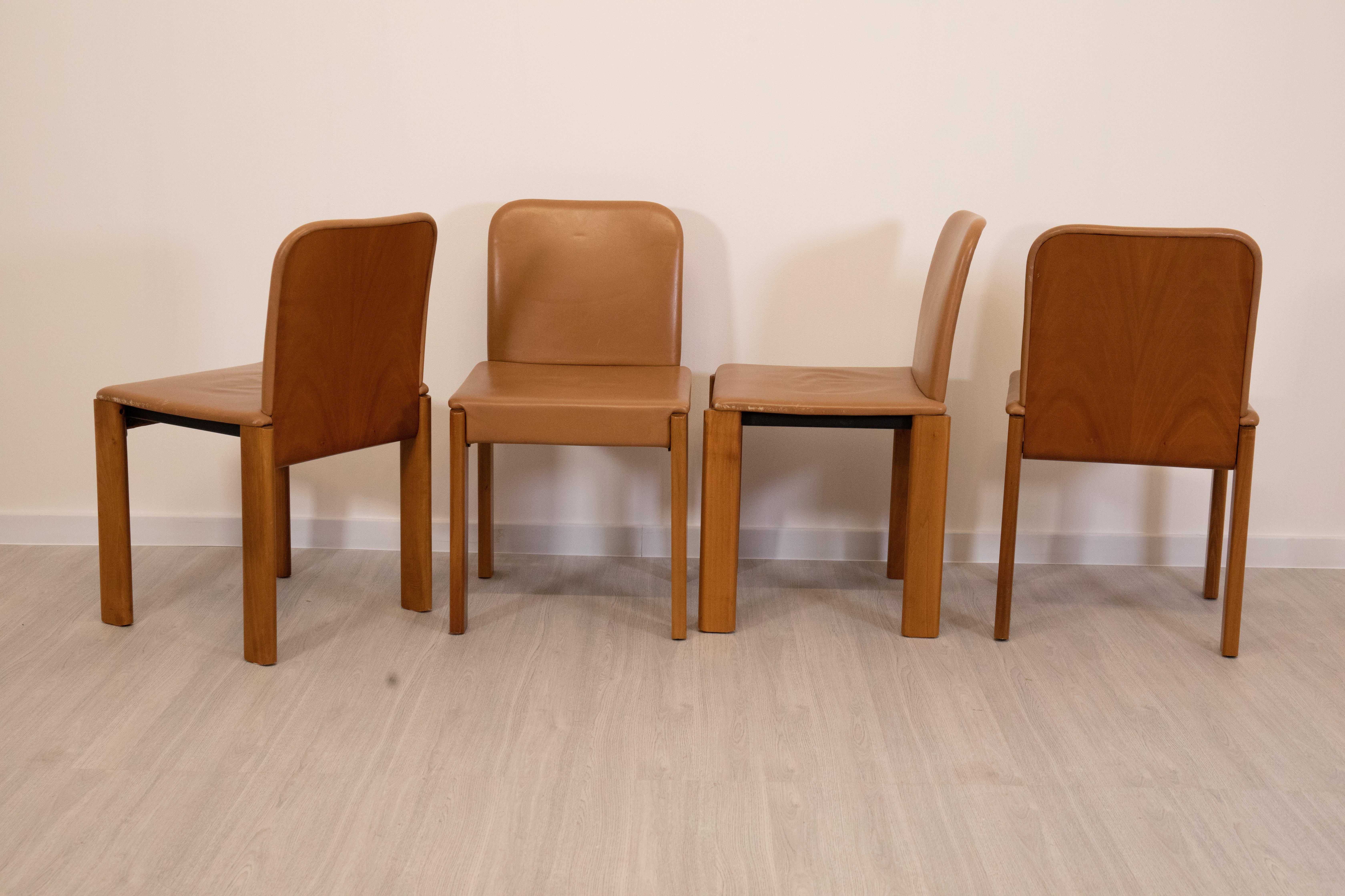 Cuir Afra et Tobia Scarpa pour Molteni - Ensemble de 4 chaises, 1980 en vente
