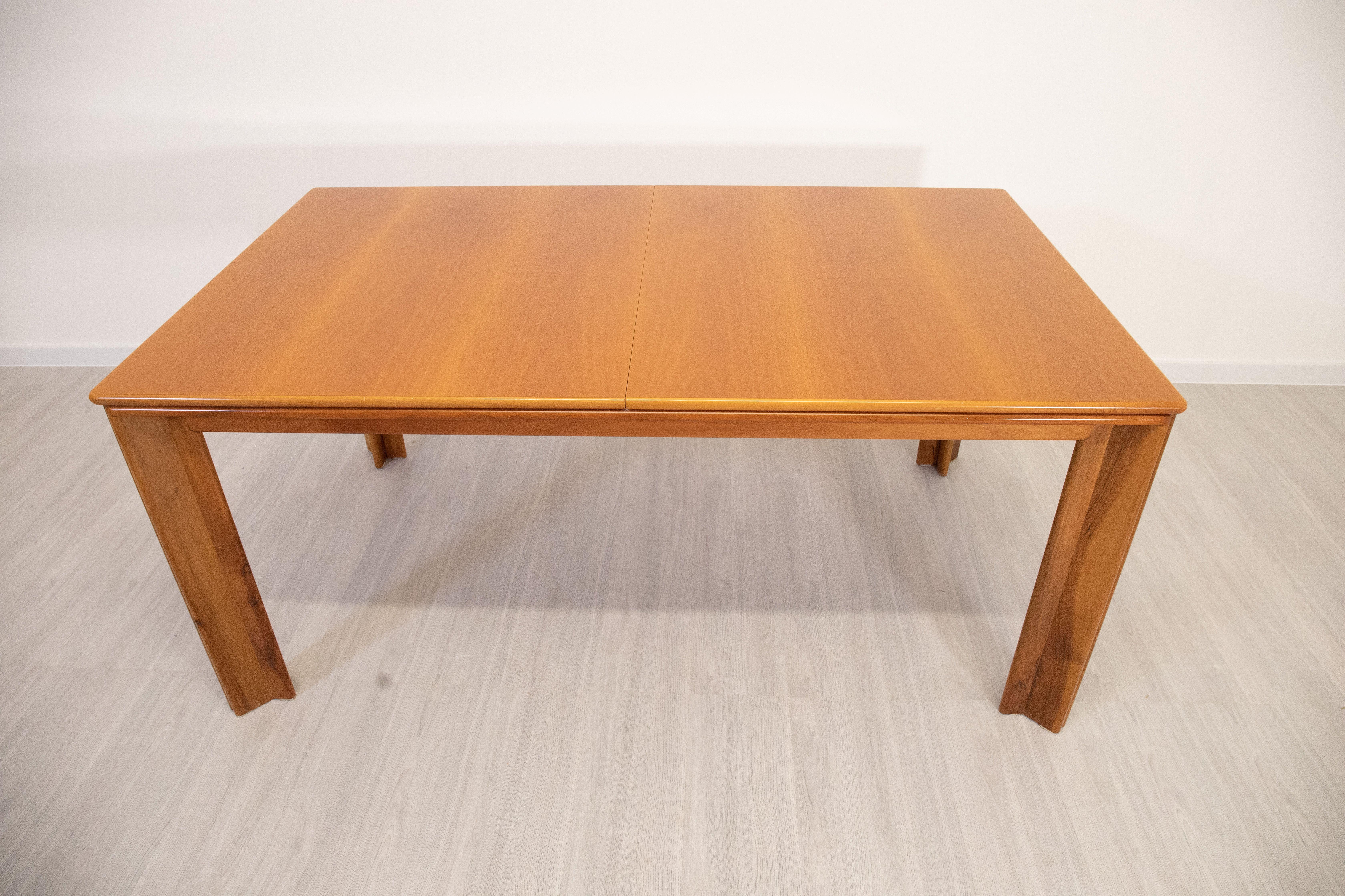Italian Afra and Tobia Scarpa for Molteni - Table Mod. MOU , 1980 For Sale
