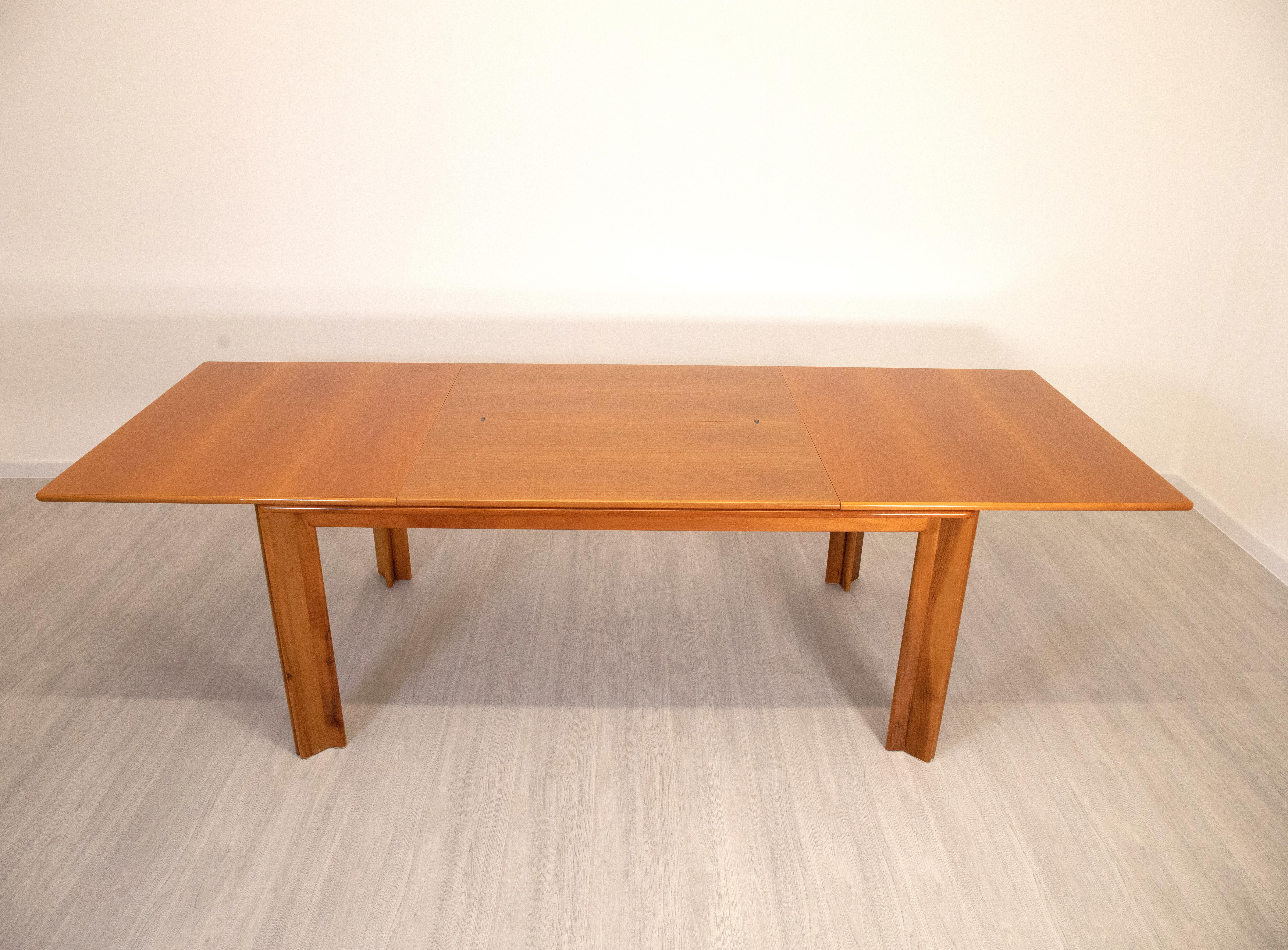 Afra and Tobia Scarpa for Molteni - Table Mod. MOU , 1980 For Sale 2