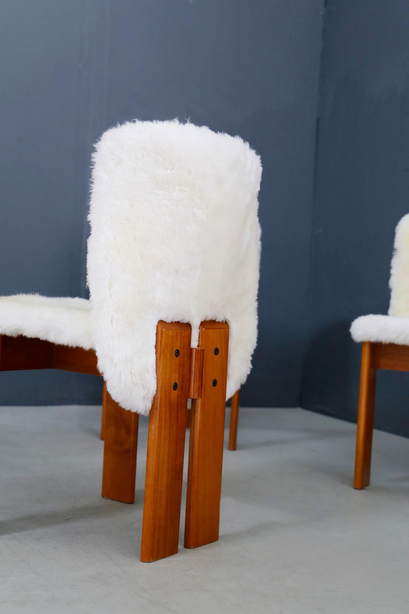 Afra e Tobia Scarpa Set of Six Chair Midcentury in Fur and Wood, 1970s In Good Condition In Milano, IT