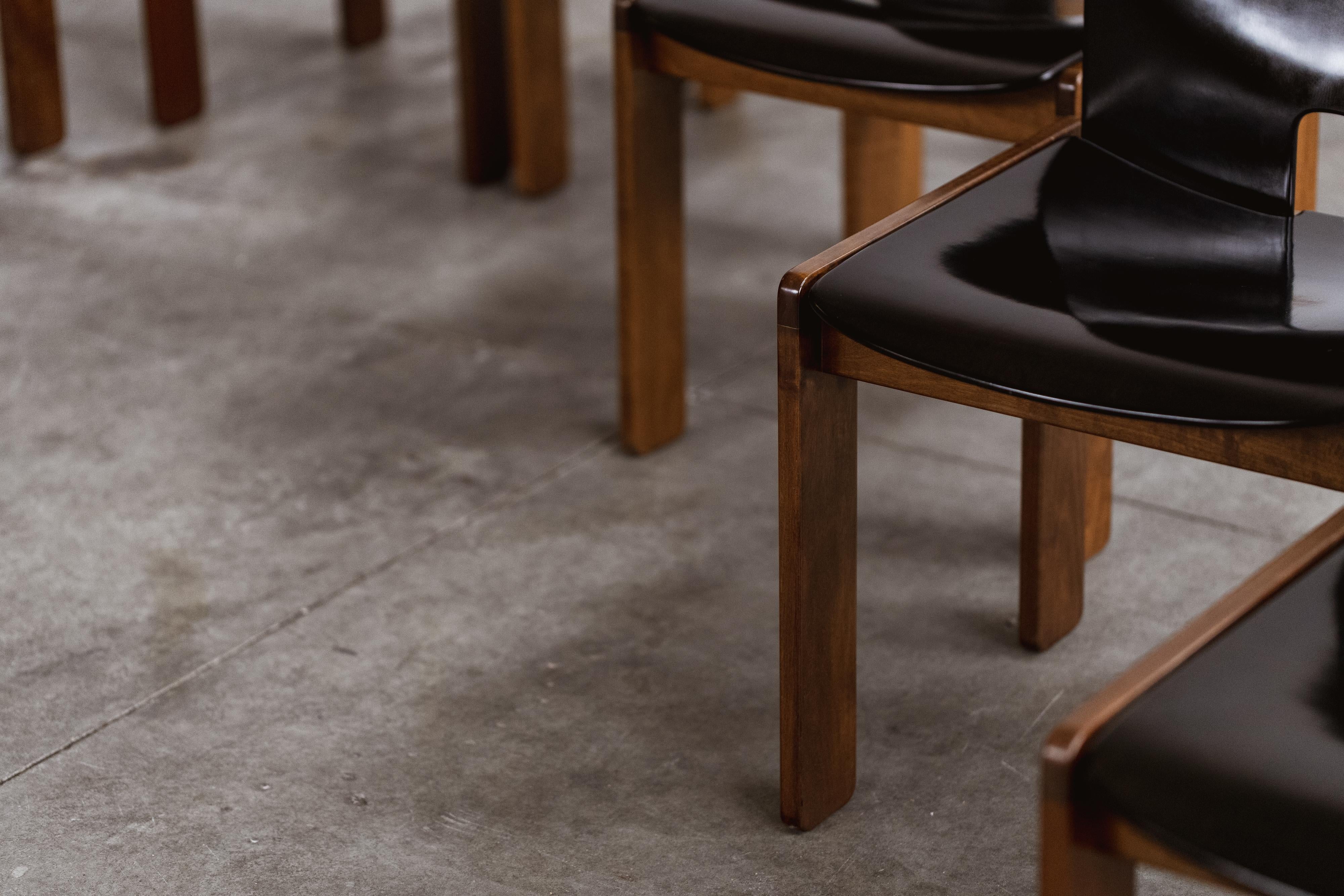 Noyer Chaises Afra & Tobia Scarpa 