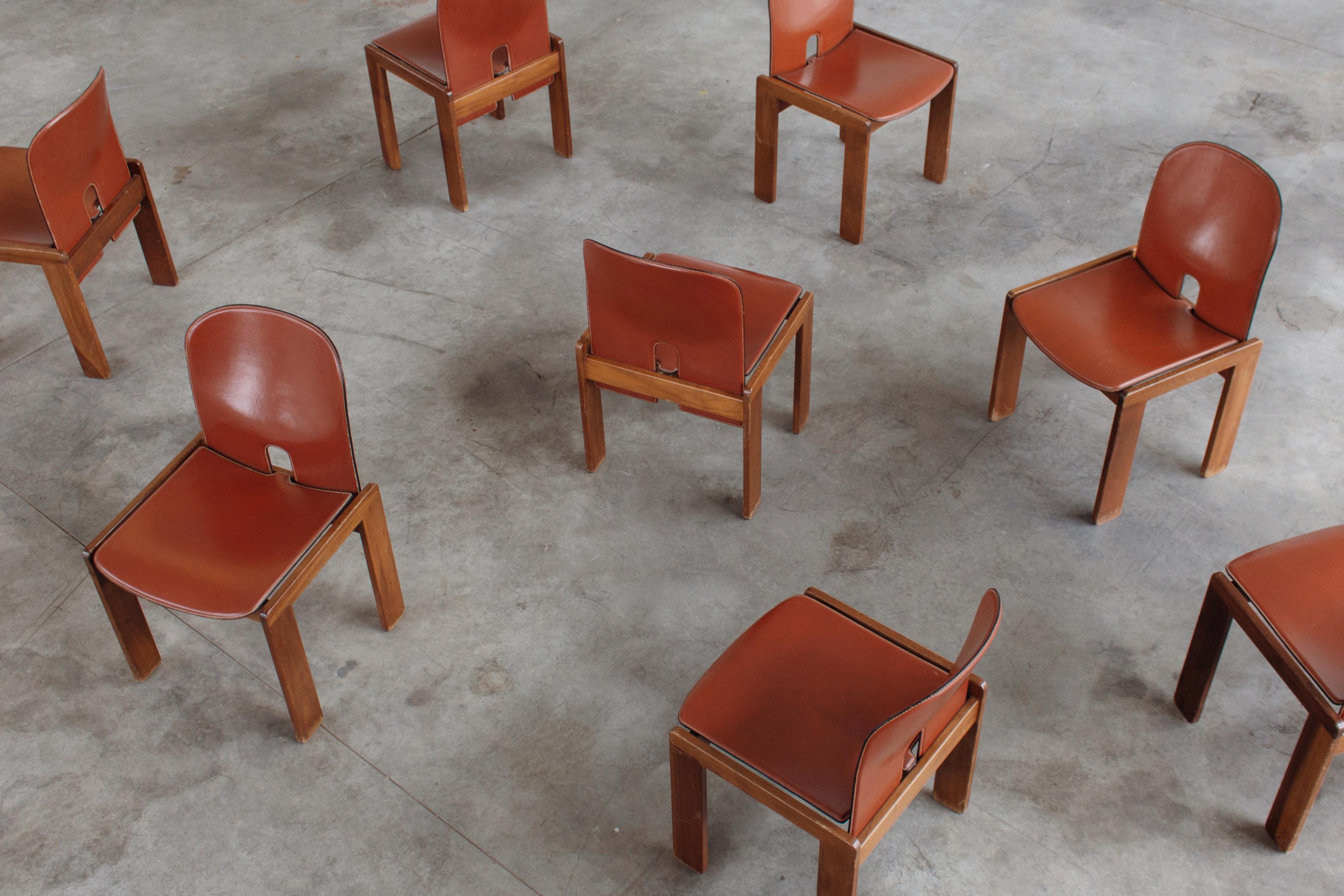 Esszimmerstühle „121“ von Afra & Tobia Scarpa für Cassina, 1965, Set von 10 Stühlen (Italienisch)