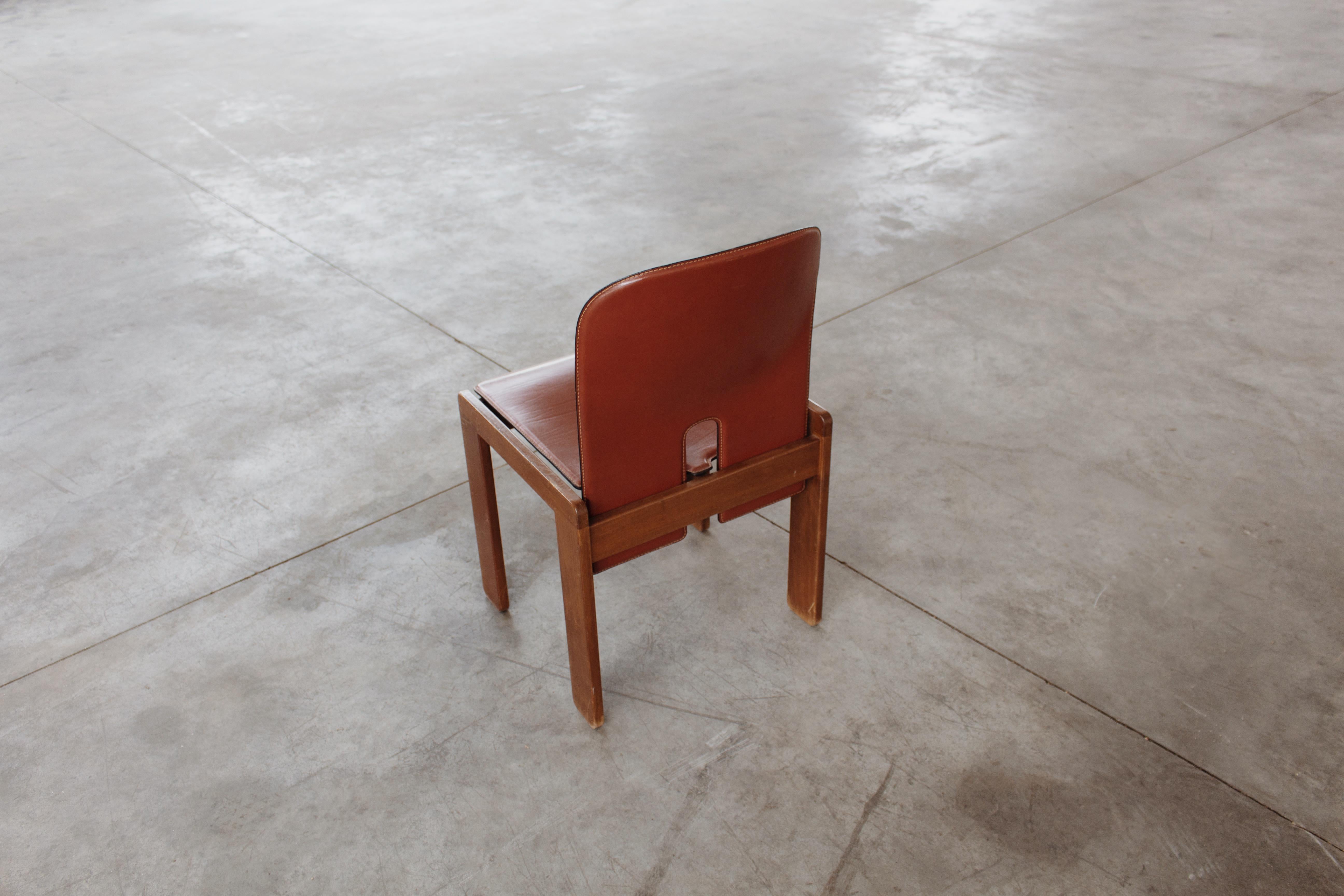 Esszimmerstühle „121“ von Afra & Tobia Scarpa für Cassina, 1965, Set von 10 Stühlen im Zustand „Gut“ in Lonigo, Veneto