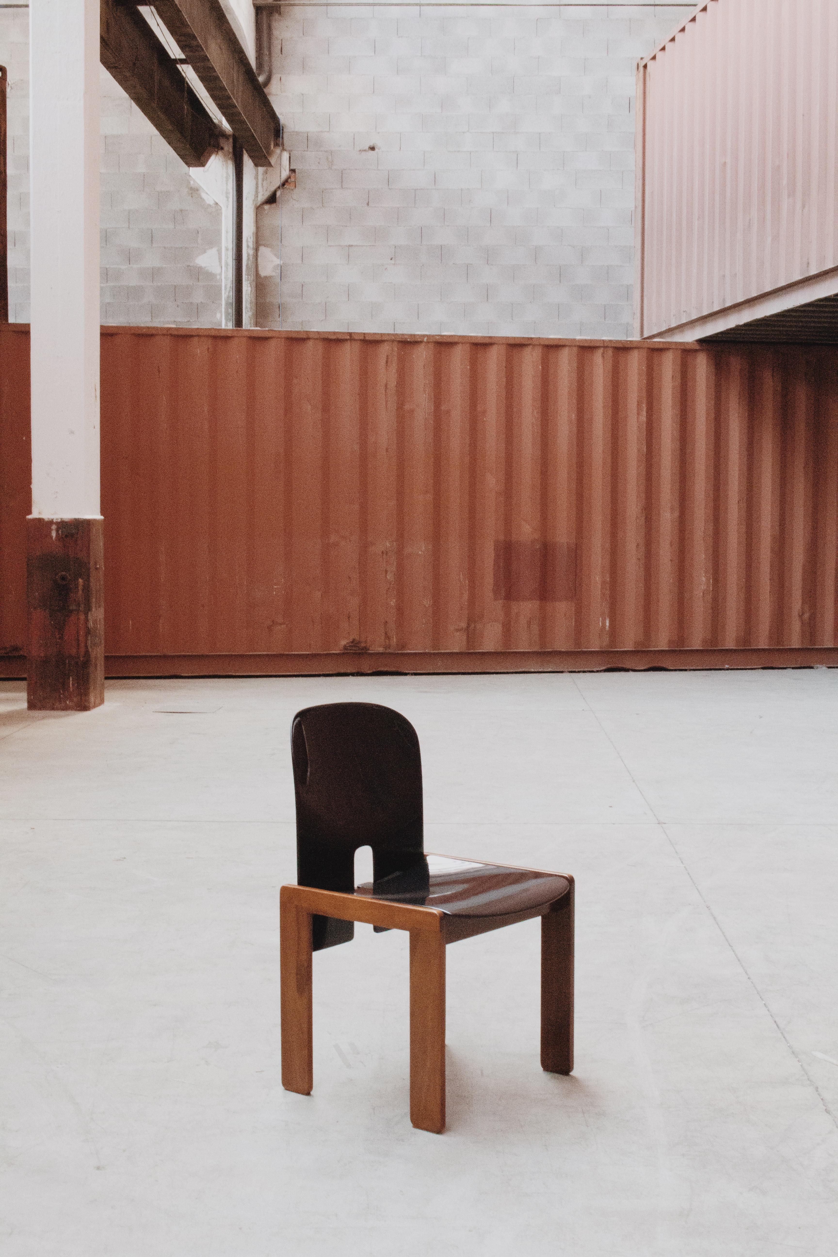 Esszimmerstühle „121“ von Afra & Tobia Scarpa für Cassina, 1965, Satz von 14 Stühlen (Moderne der Mitte des Jahrhunderts) im Angebot