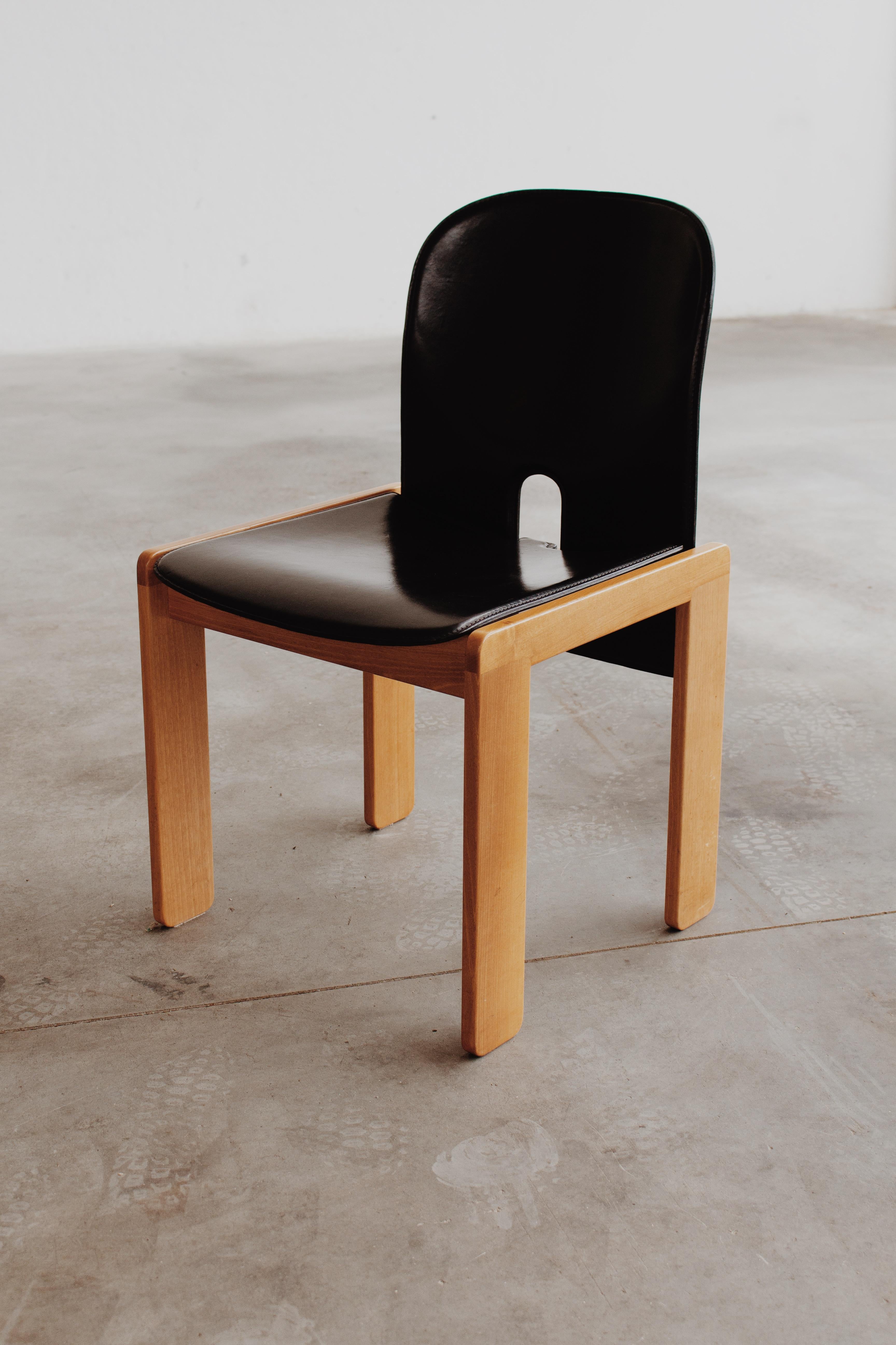 Esszimmerstühle „121“ von Afra & Tobia Scarpa für Cassina, 1965, Satz von 16 Stühlen (Moderne der Mitte des Jahrhunderts) im Angebot