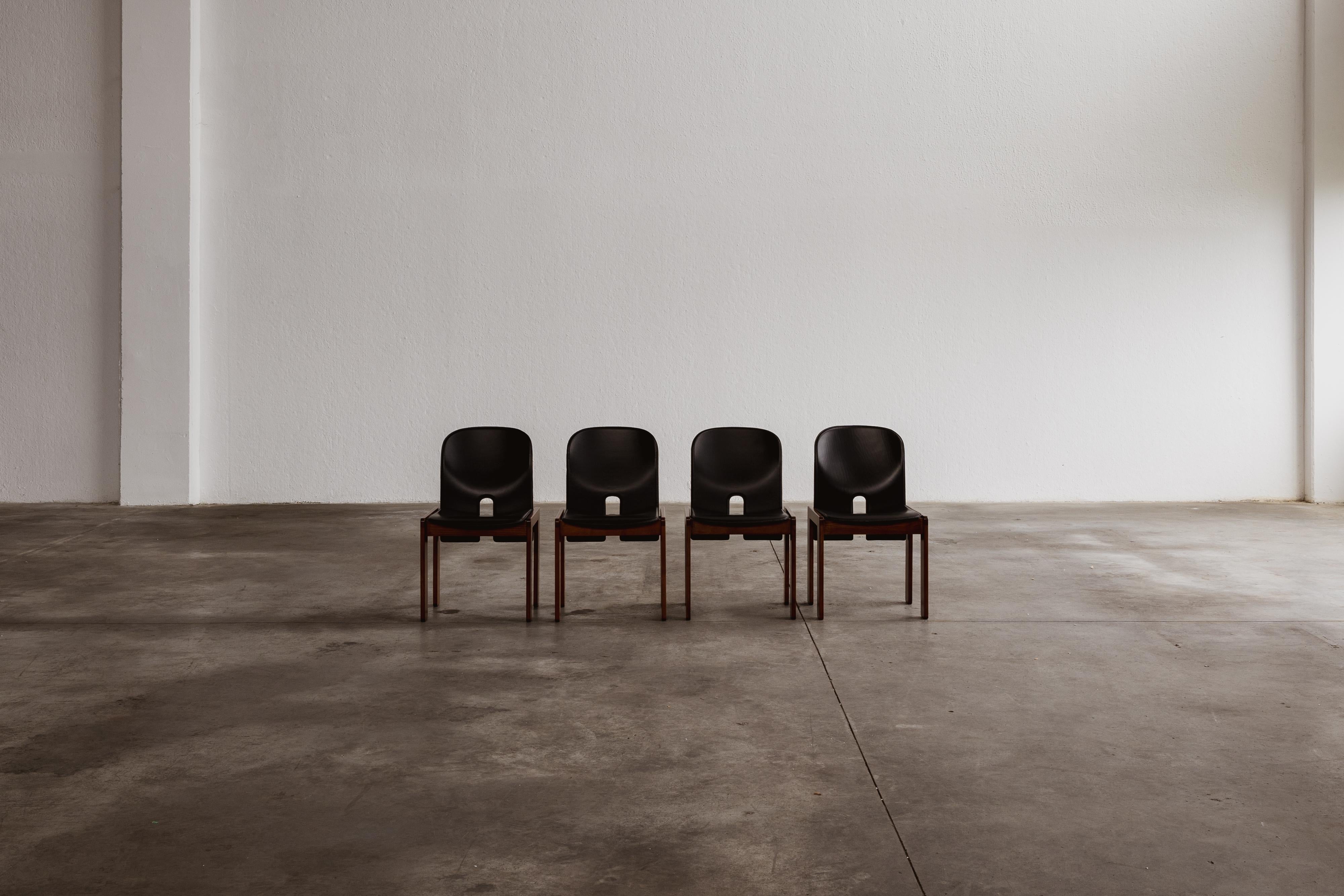 Esszimmerstühle „121“ von Afra & Tobia Scarpa für Cassina, 1965, 4er-Set (Italienisch) im Angebot