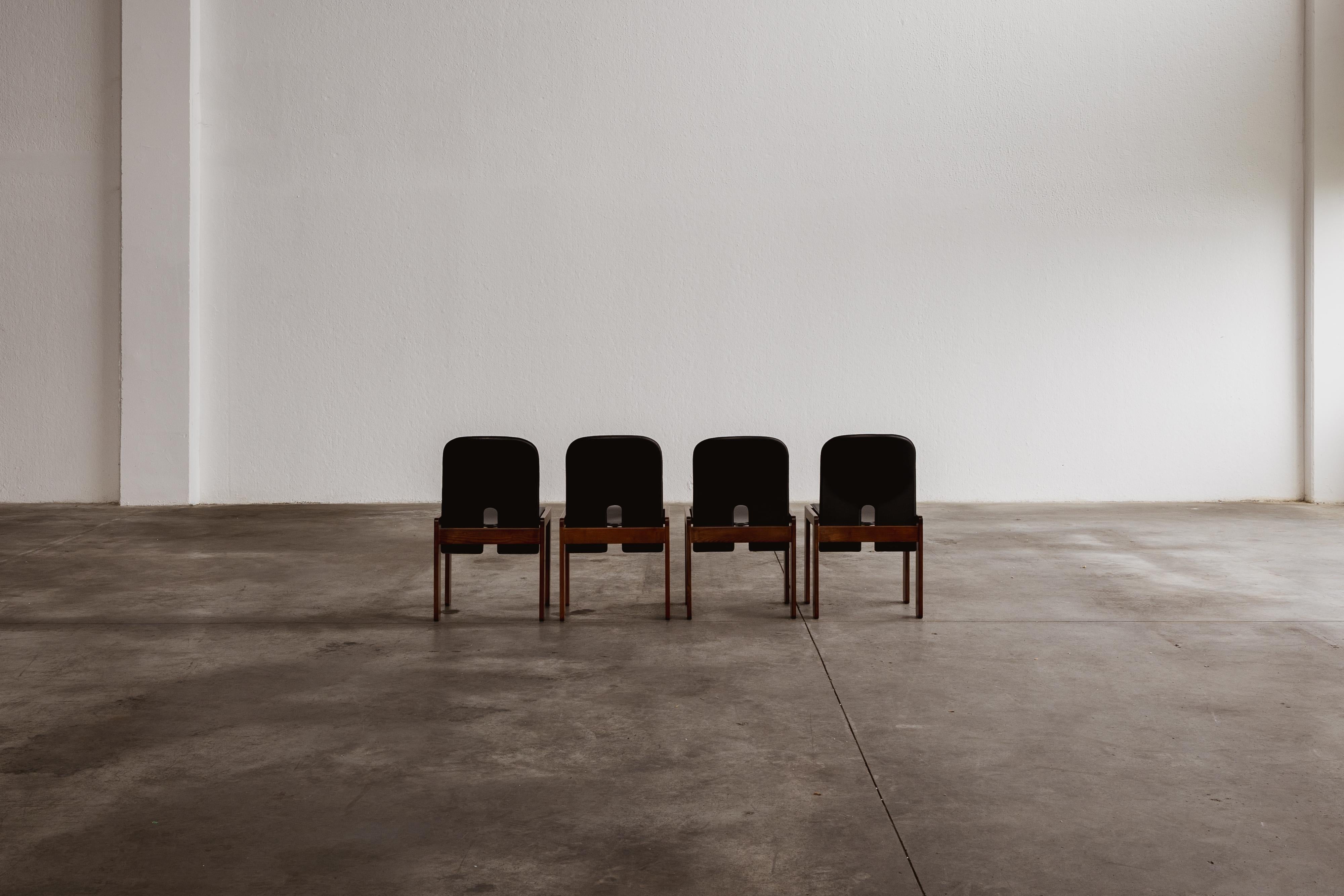 Esszimmerstühle „121“ von Afra & Tobia Scarpa für Cassina, 1965, 4er-Set (Mitte des 20. Jahrhunderts) im Angebot