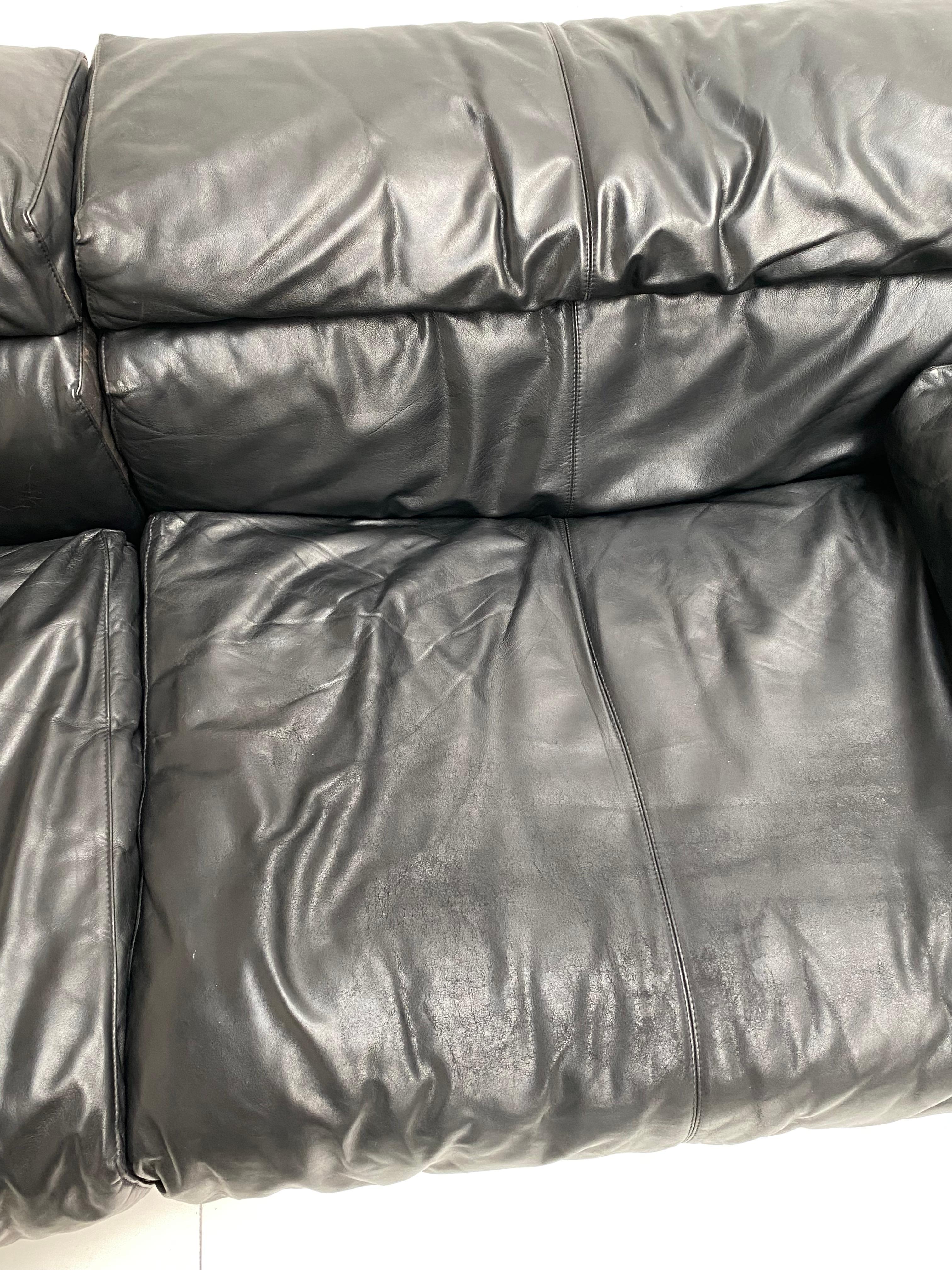 Afra & Tobia Scarpa 2 Seater 'Erasmo' Black Leather Sofa + Table B&B Italia 1973 For Sale 13
