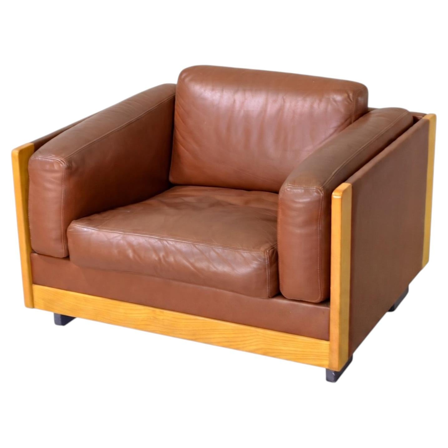 Afra & Tobia Scarpa 920 Armchair for Cassina in Cognac Leather For Sale