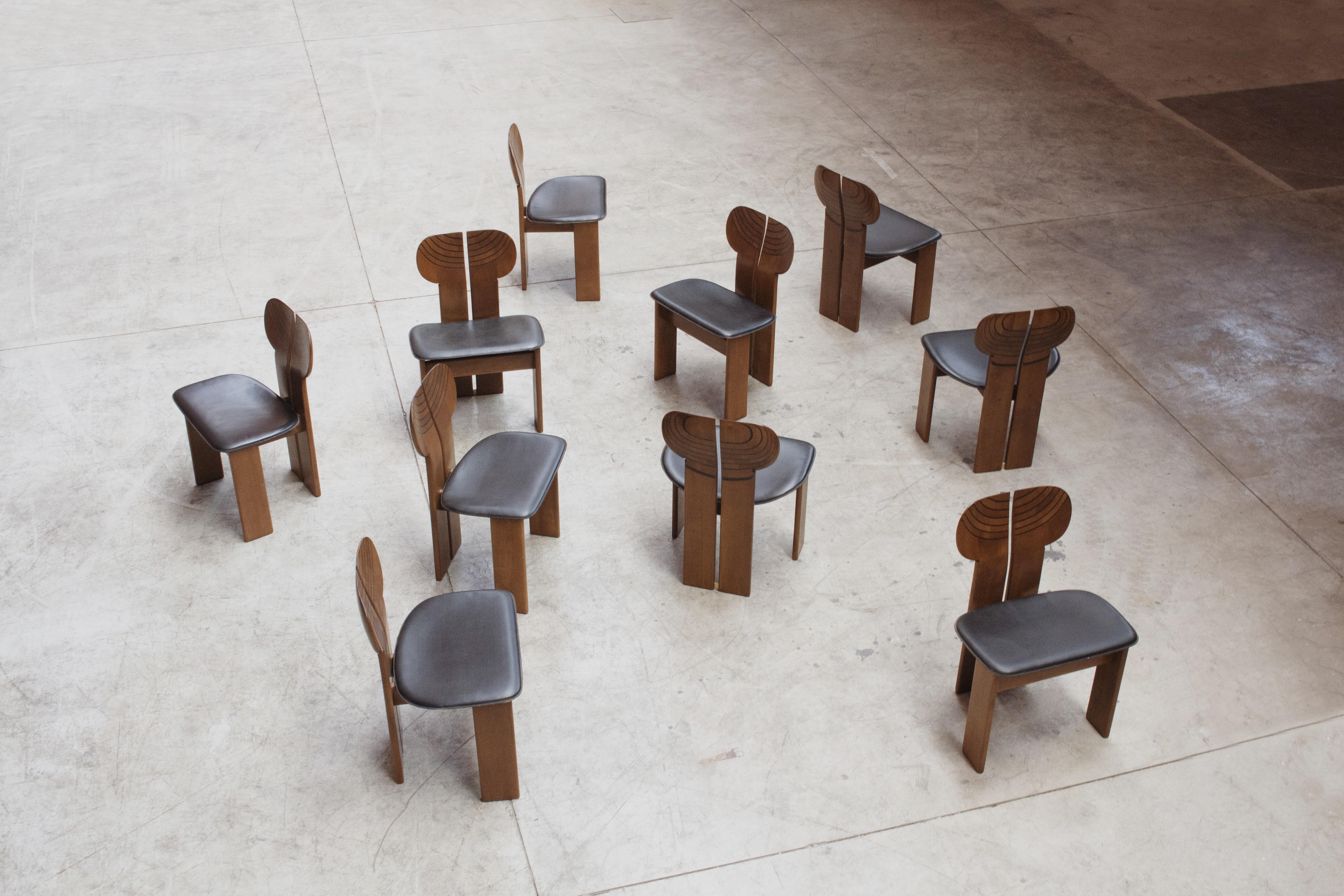 Esszimmerstühle „Africa“ von Afra & Tobia Scarpa für Maxalto, 1975, Set von 10 Stühlen (Ende des 20. Jahrhunderts) im Angebot