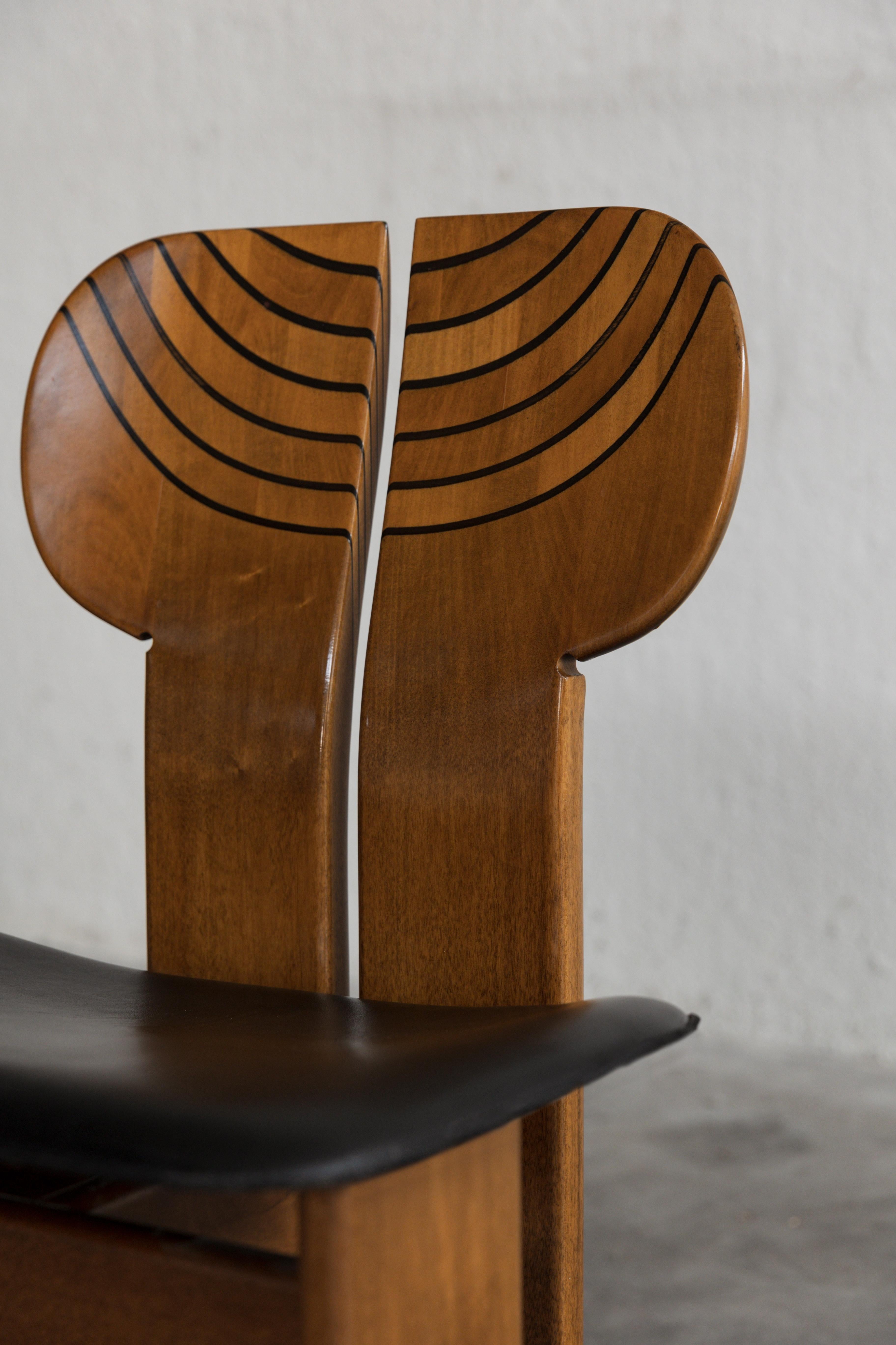 Esszimmerstühle „Africa“ von Afra & Tobia Scarpa für Maxalto, 1975, Set von 10 Stühlen (Messing) im Angebot