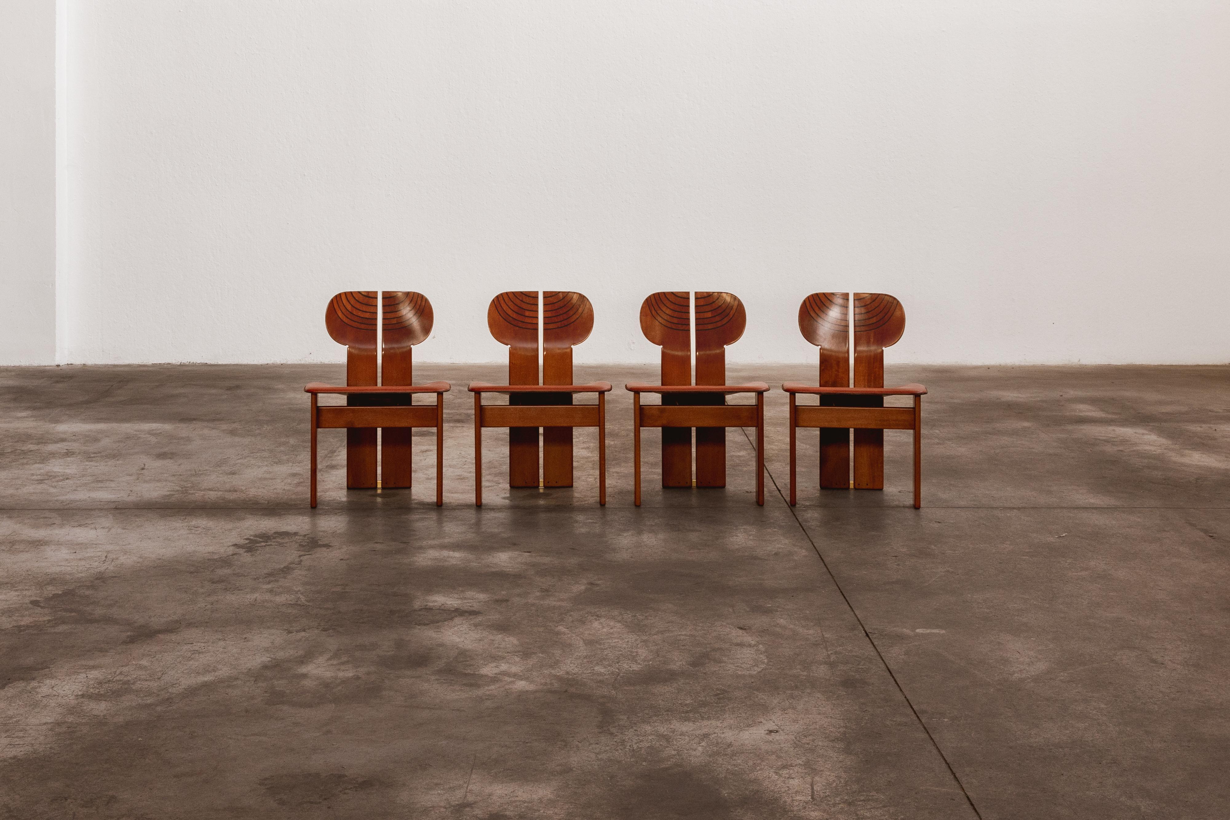 Chaises Afra & Tobia Scarpa 